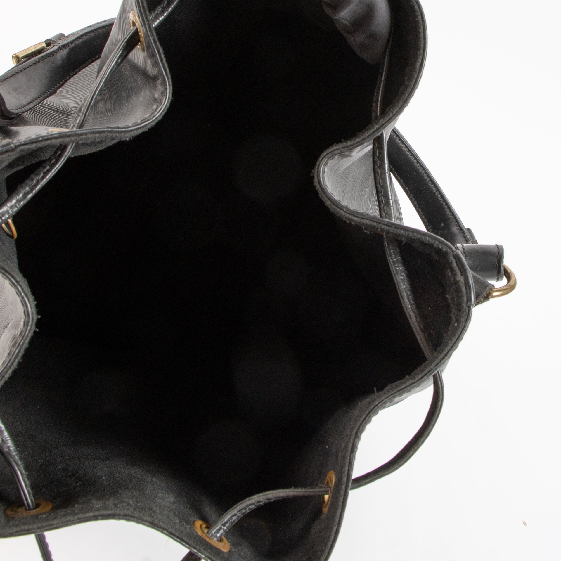 Shop the authentic Louis Vuitton Black Epi Leather Noé Bag on Labellov.com !