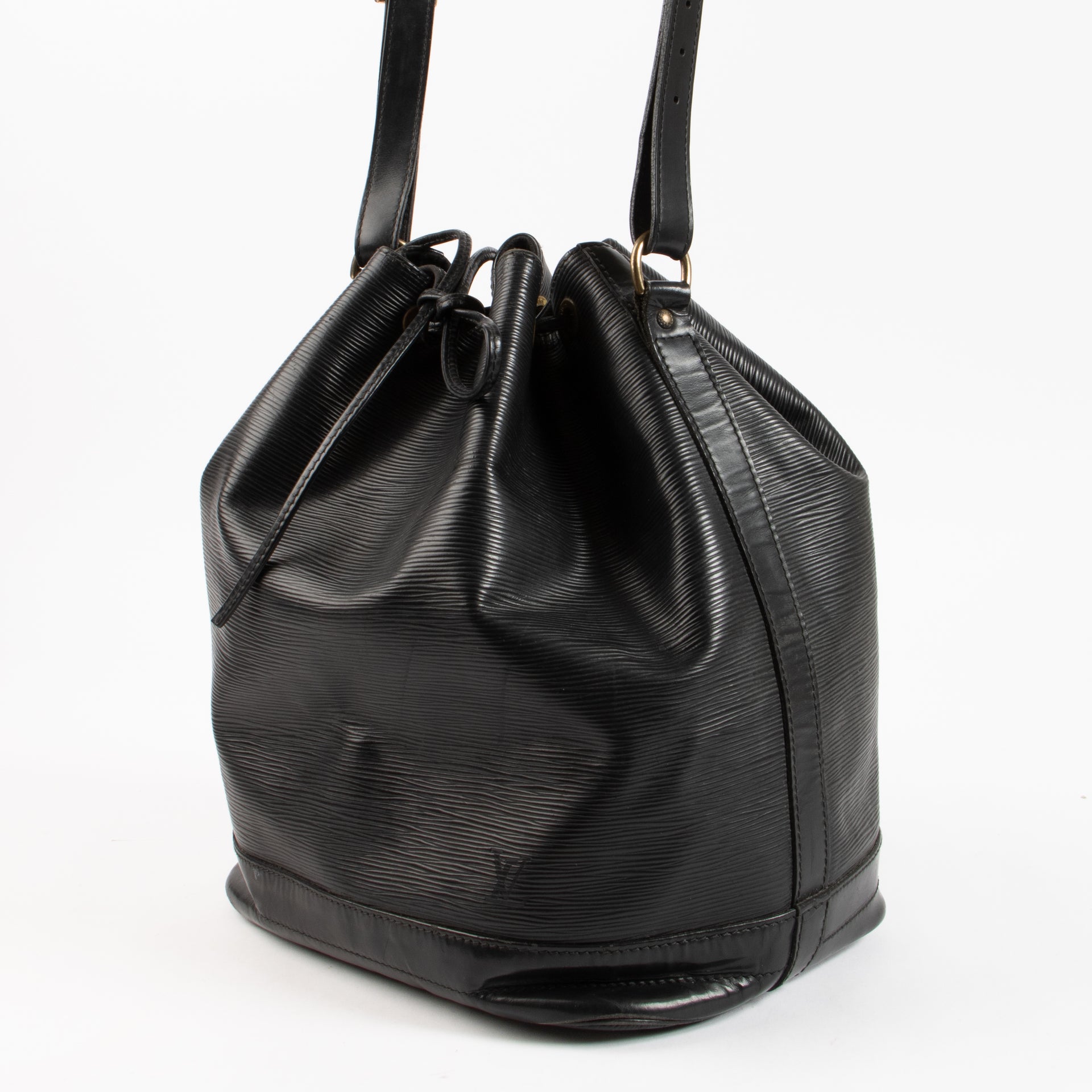 Shop the authentic Louis Vuitton Black Epi Leather Noé Bag on Labellov.com !