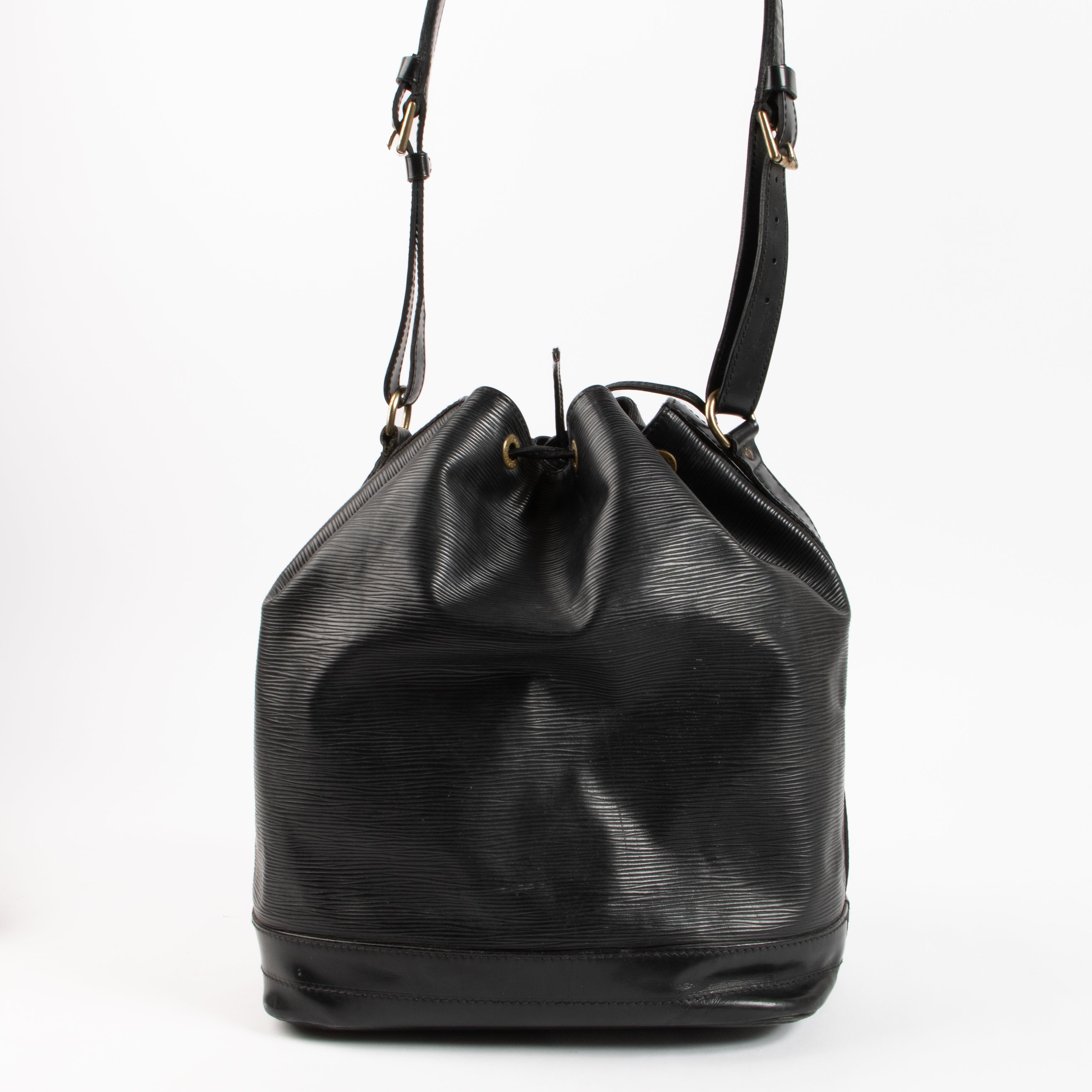 LOUIS VUITTON　ヴィエノワ エピ ブラック　ノワール Louis Vuitton Black Epi Leather Noé Bag – Labellov