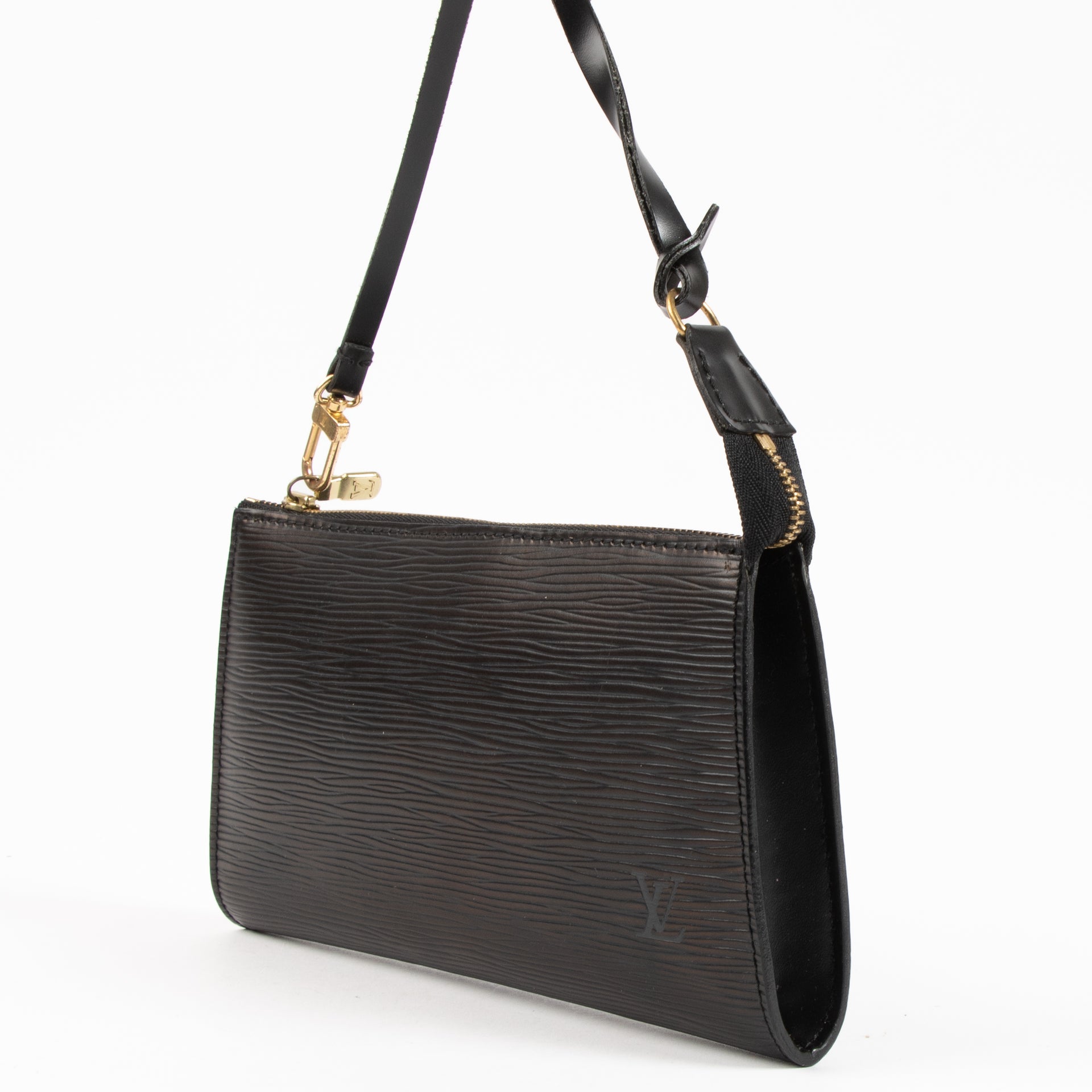 Shop the authentic Louis Vuitton Black Epi Leather on Labellov.com !