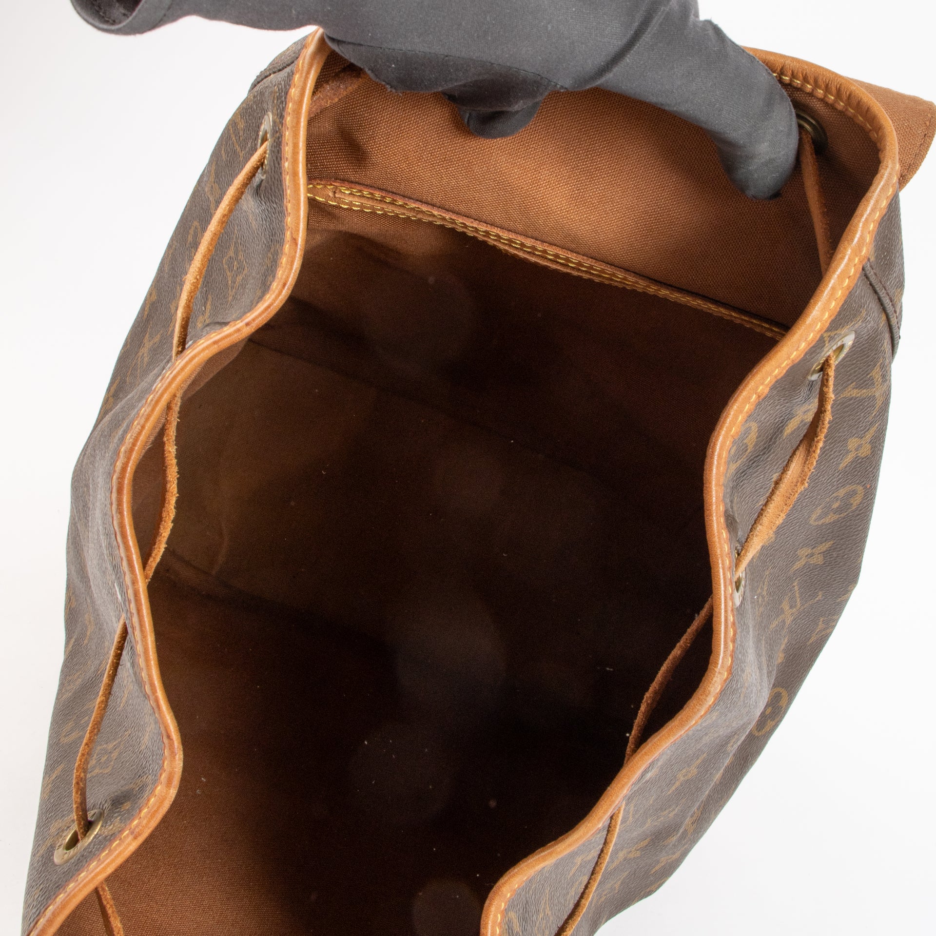 Shop the authentic Louis Vuitton Monogram Canvas Montsouris MM Backpack on Labellov.com !