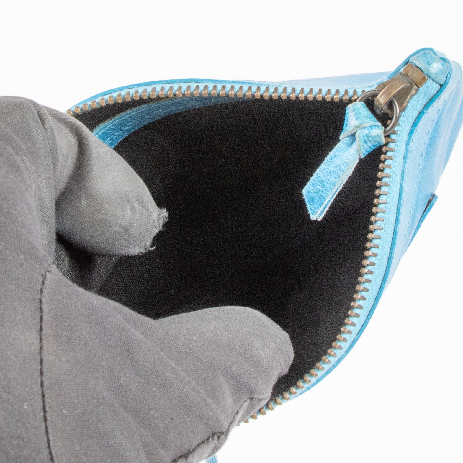 Shop the authentic Balenciaga Blue Wallet on Labellov.com !