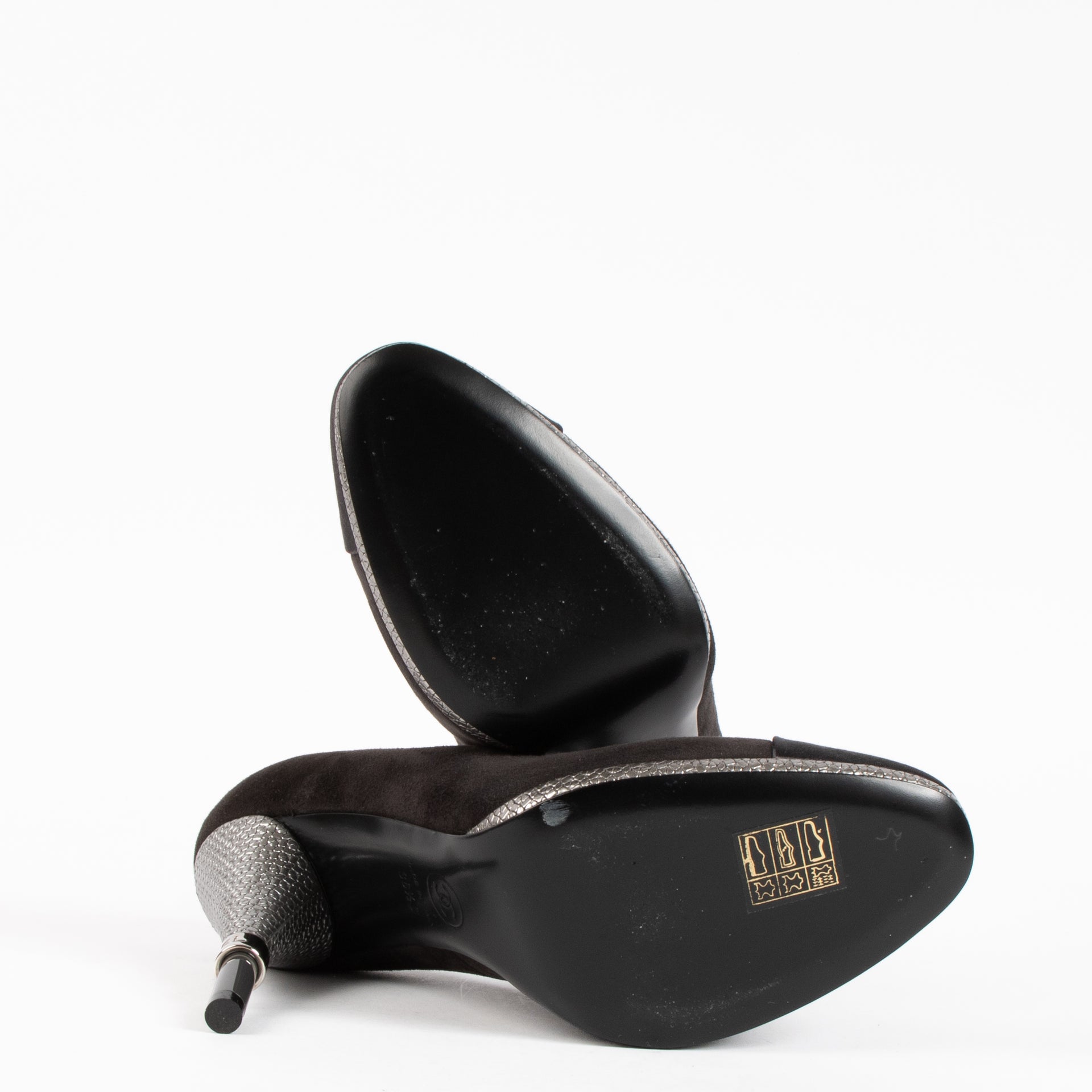 Shop the authentic Chanel Black Suede Cap-Toe Metallic Heel on Labellov.com !