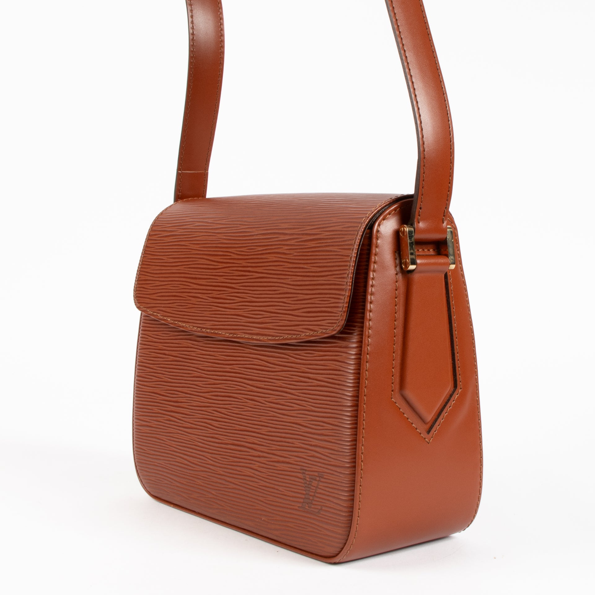 Shop the authentic Louis Vuitton Kenyan Fawn Epi Buci Shoulder Bag on Labellov.com !