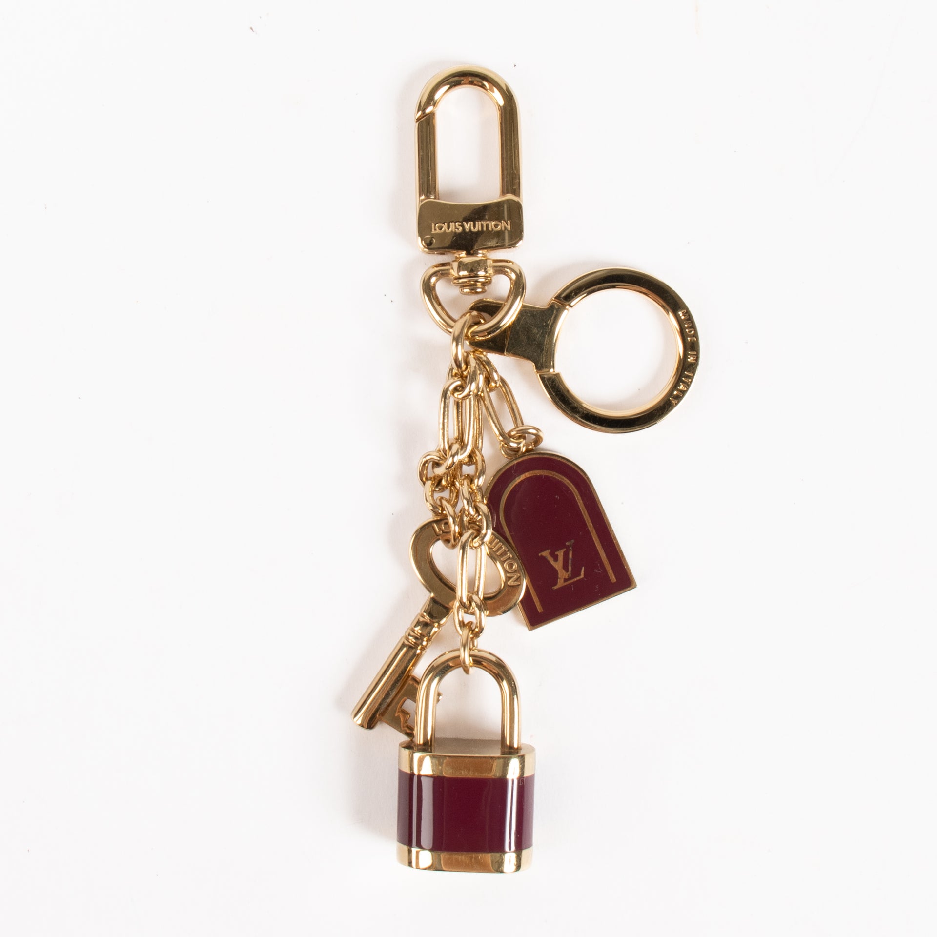 Shop the authentic Louis Vuitton Gold Key Chain on Labellov.com !