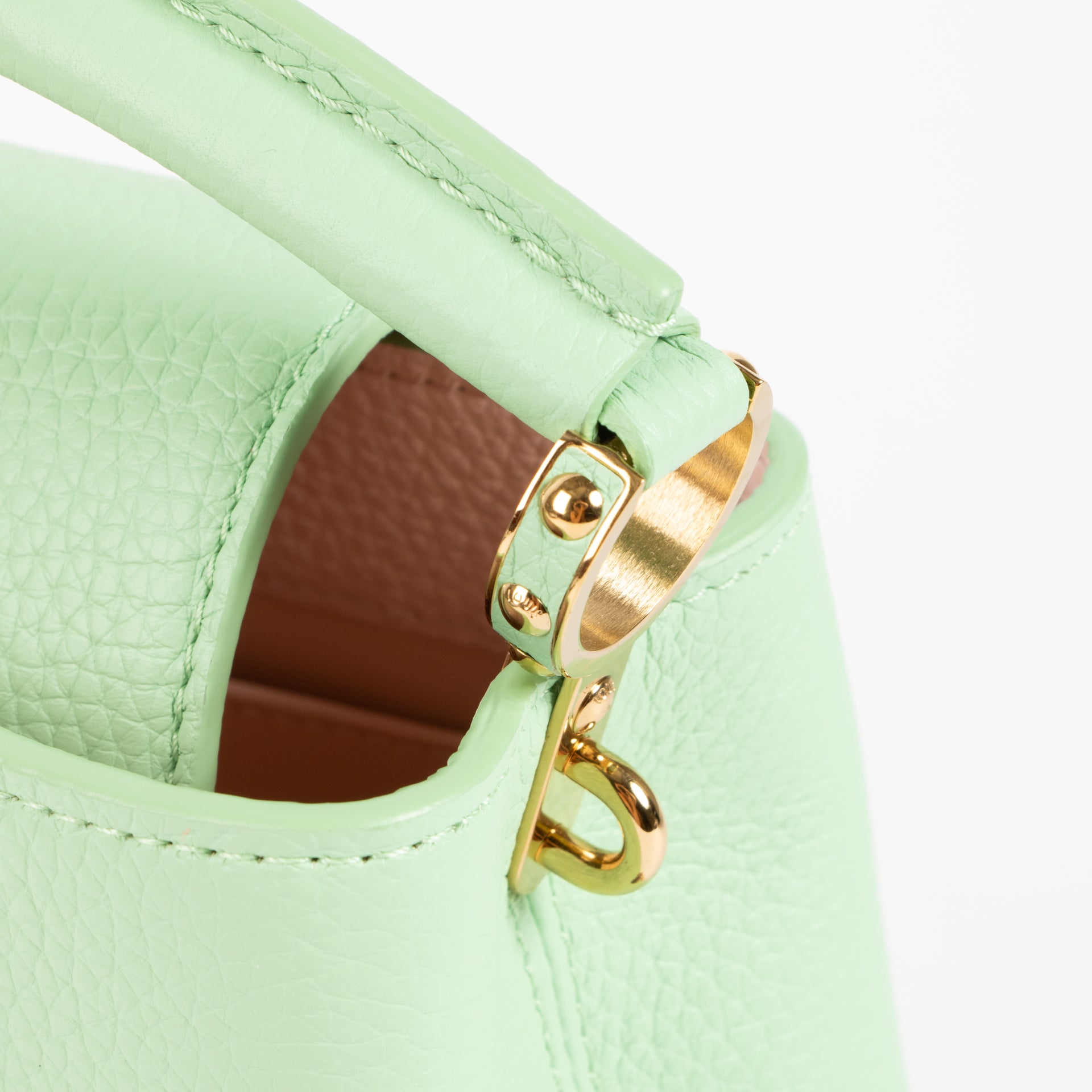 Shop the authentic Louis Vuitton Vert Pomme Taurillon Capucines Mini Bag on Labellov.com !