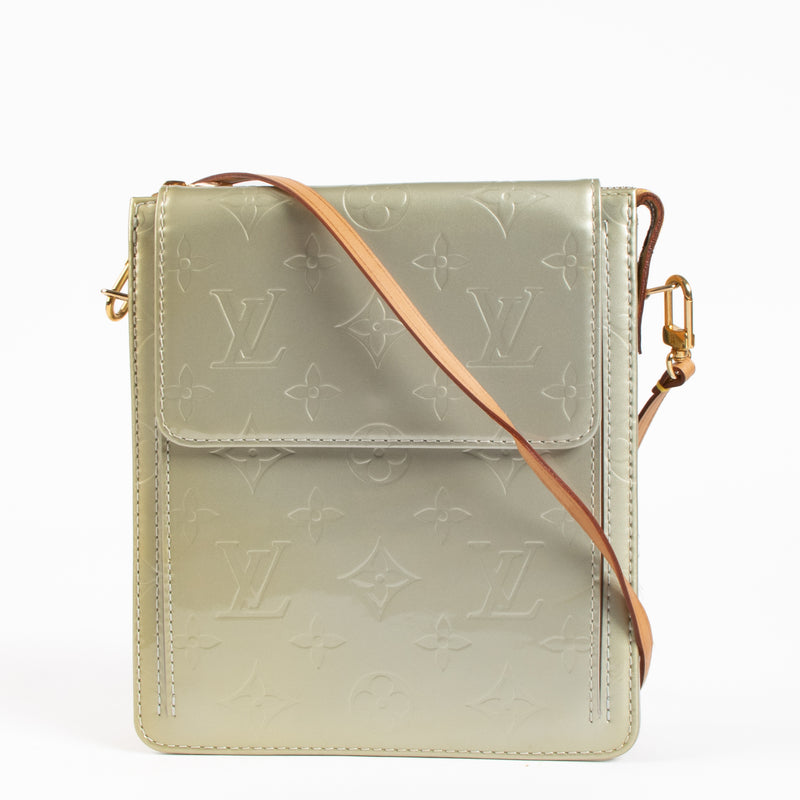 Shop the authentic Louis Vuitton Peppermint Vernis Mott Bag on Labellov.com !