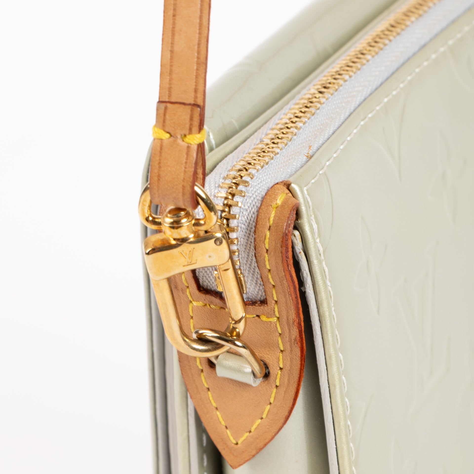 Shop the authentic Louis Vuitton Peppermint Vernis Mott Bag on Labellov.com !