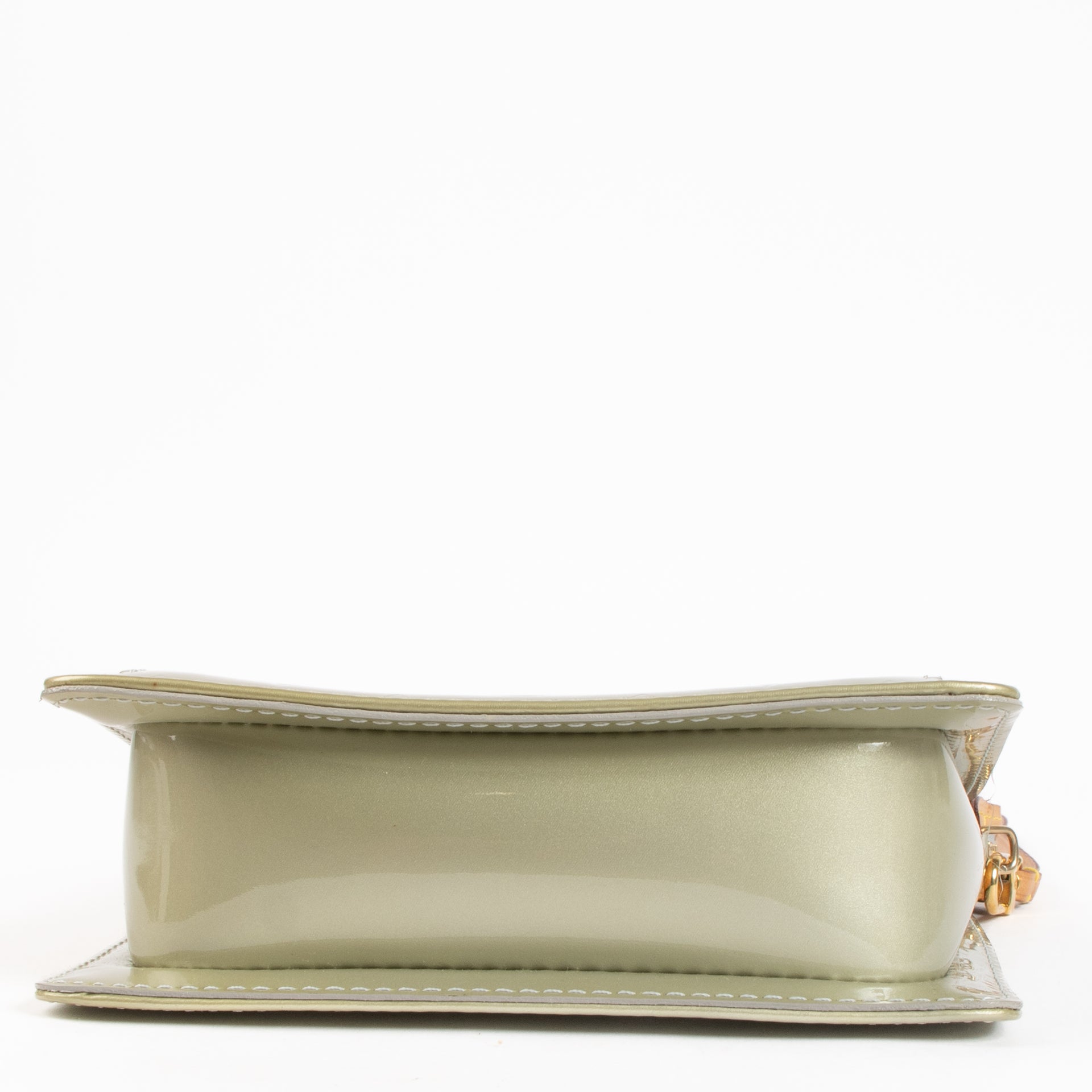 Shop the authentic Louis Vuitton Peppermint Vernis Mott Bag on Labellov.com !