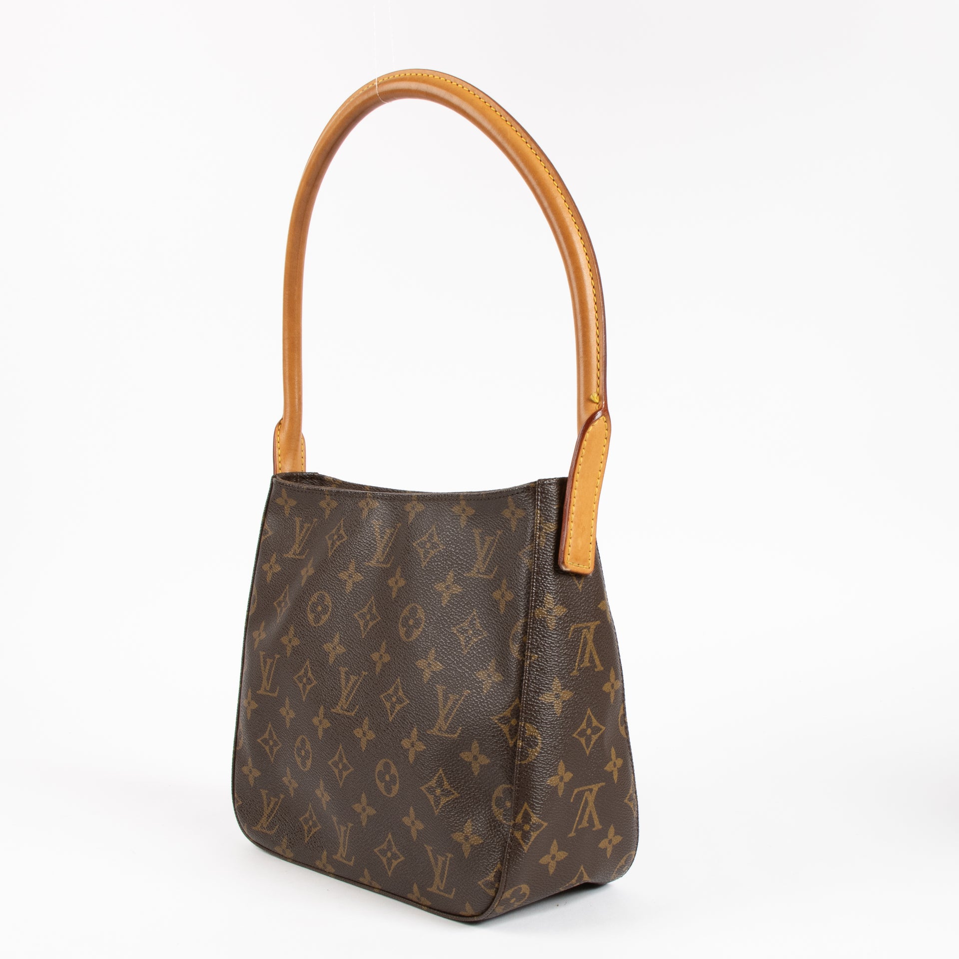 Shop the authentic Louis Vuitton Monogram Looping MM Bag on Labellov.com !