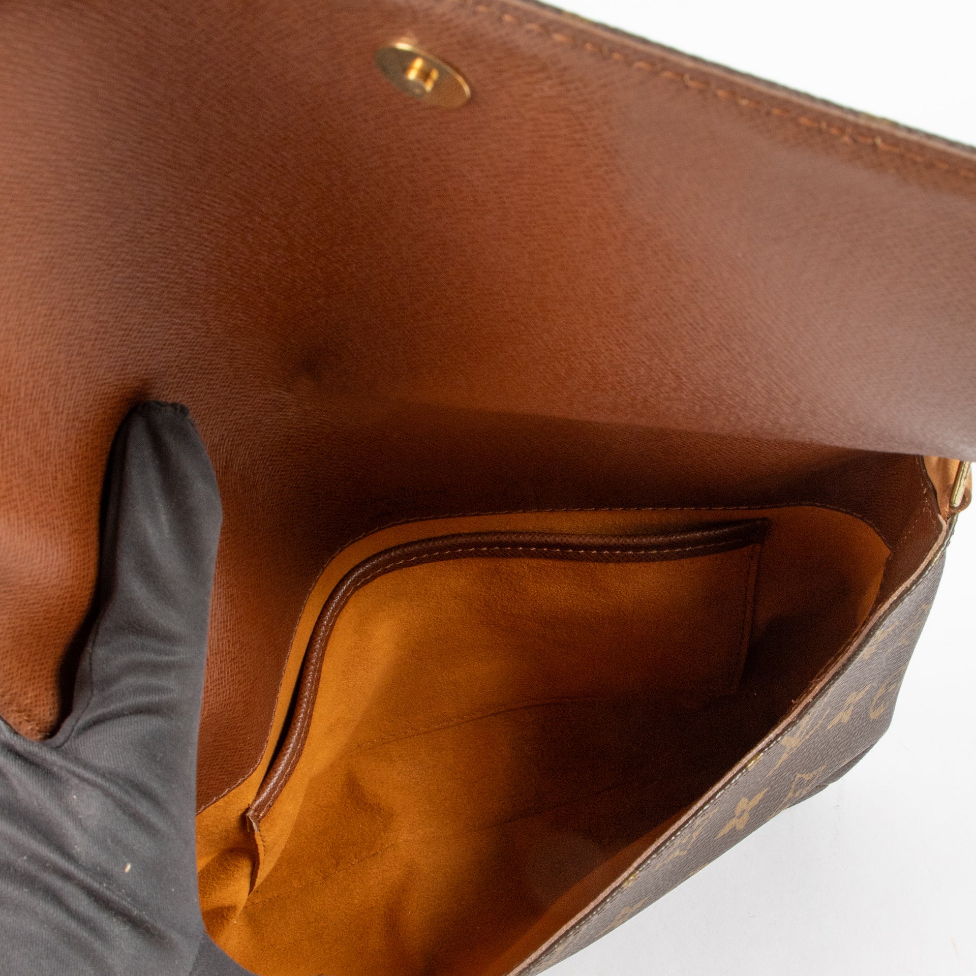 Shop the authentic Louis Vuitton Monogram Musette Tango Bag on Labellov.com !