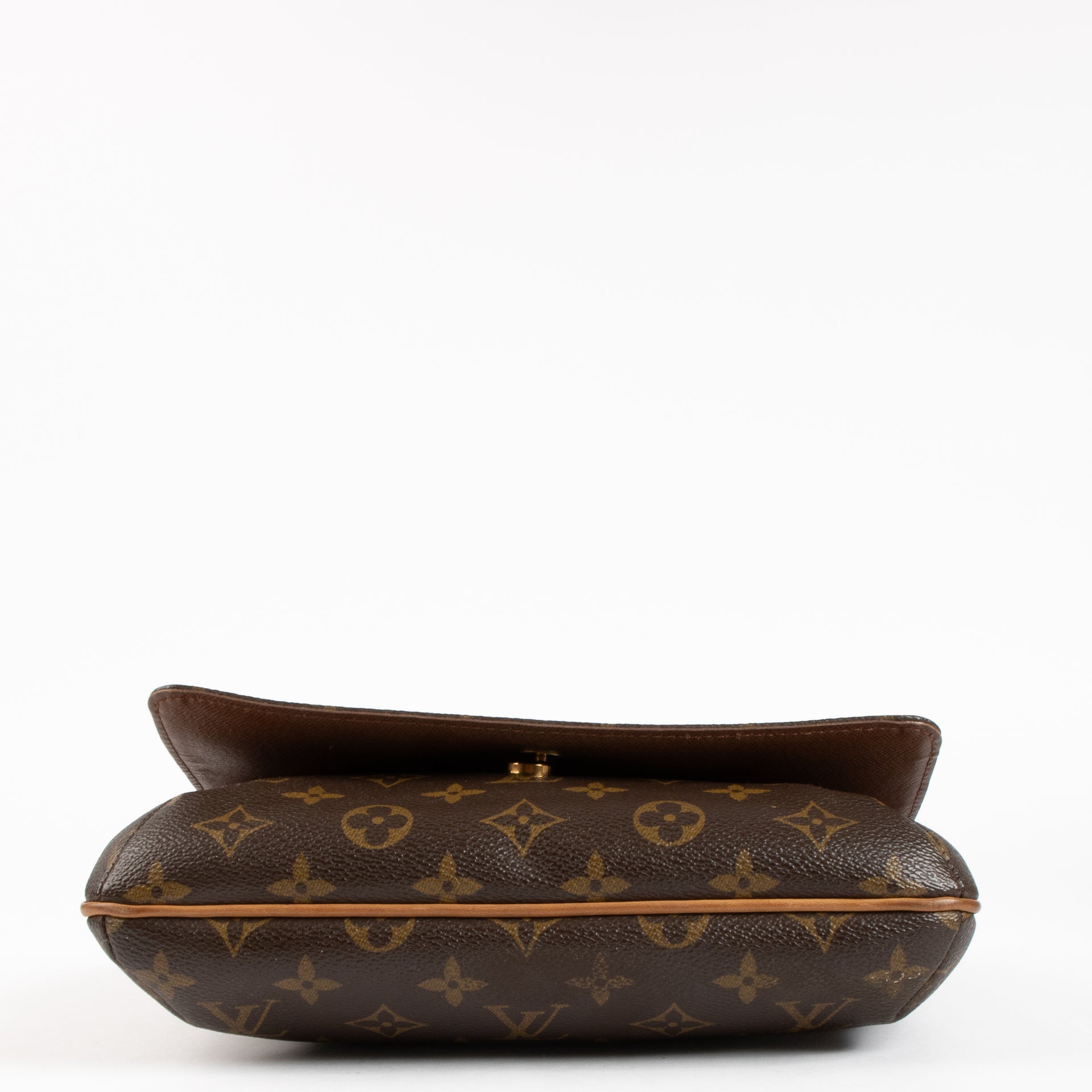 Shop the authentic Louis Vuitton Monogram Musette Tango Bag on Labellov.com !