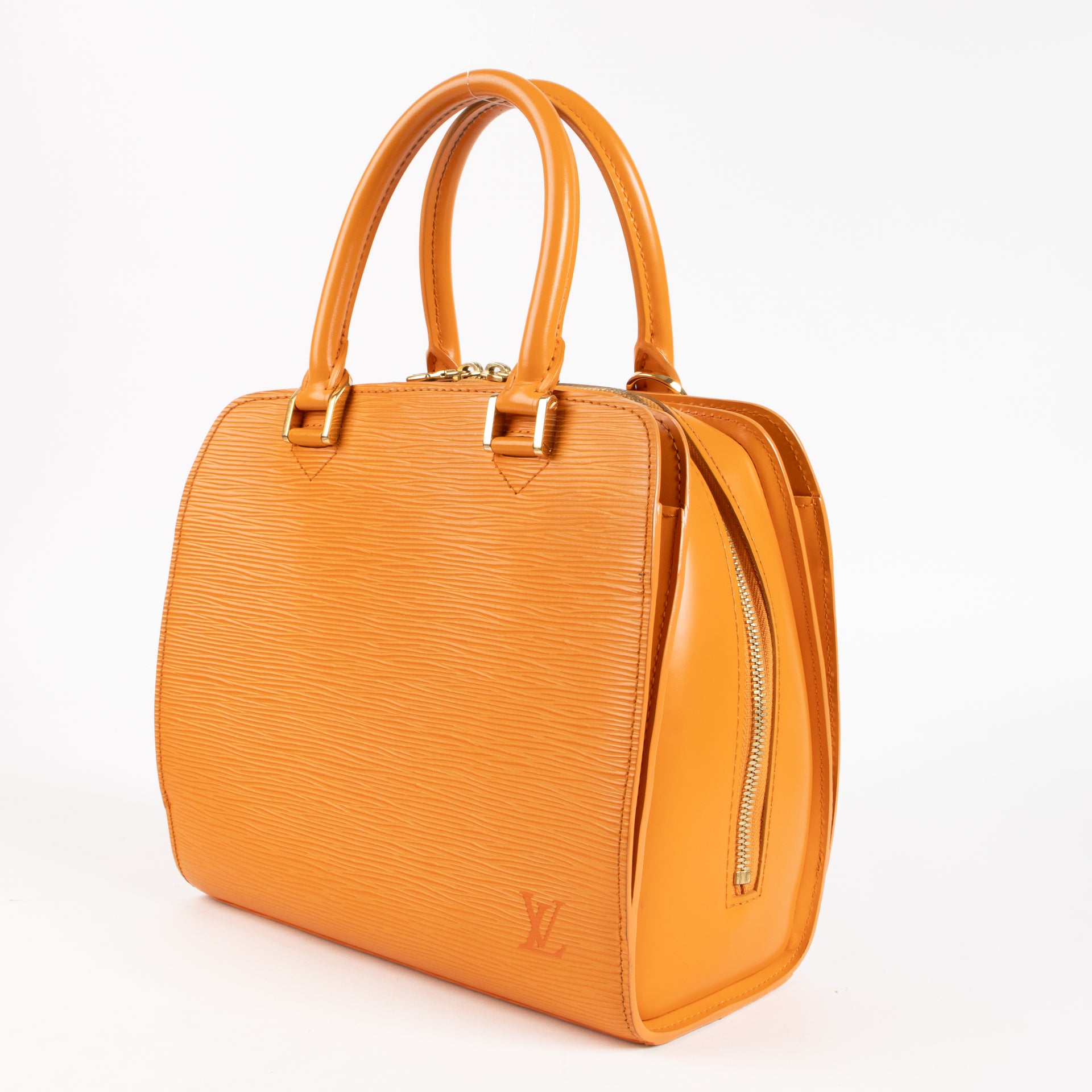 Shop the authentic Louis Vuitton Mandarin Epi Pont Neuf Bag on Labellov.com !