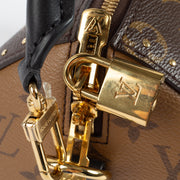 Shop the authentic Louis Vuitton Monogram Speedy Trunk 25 Bag on Labellov.com !