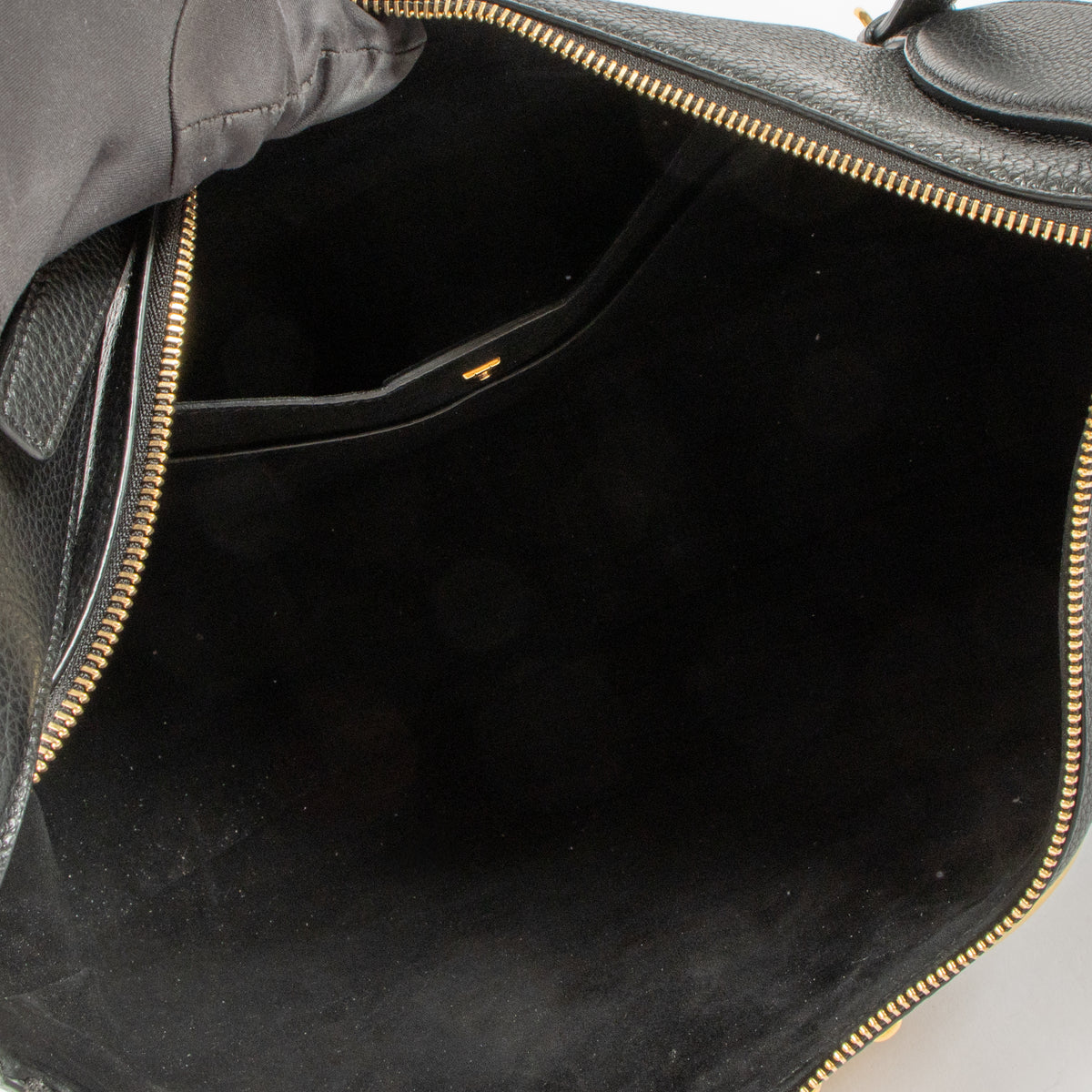 Shop this authentic Ferragamo Black Maxi Gancio Hobo Bag pre-loved on Labellov.com