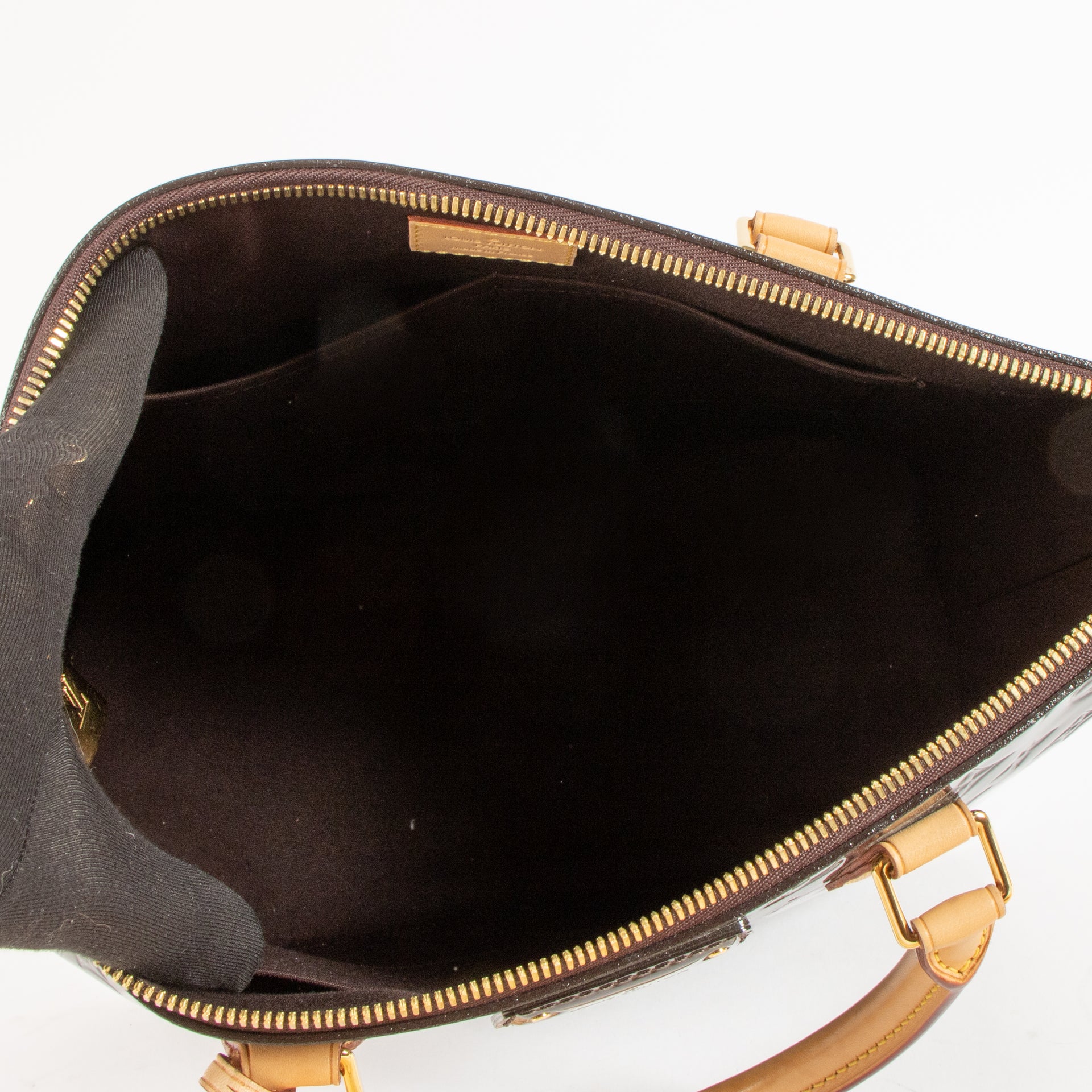 Shop the authentic Louis Vuitton Amarante Monogram Vernis Montebello Bag on Labellov.com !