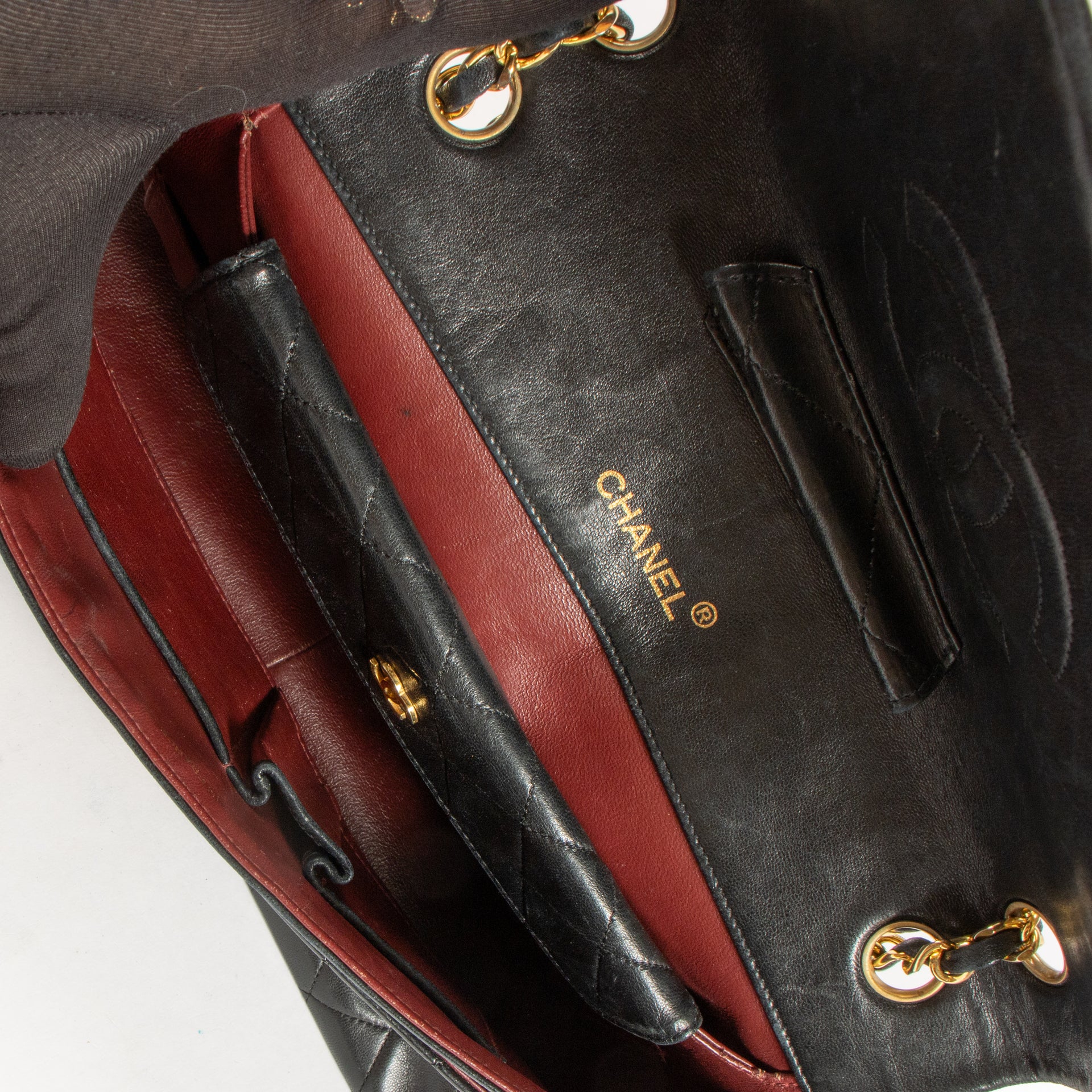 Shop the authentic Chanel Vintage Black Lambskin Flap Bag on Labellov.com !