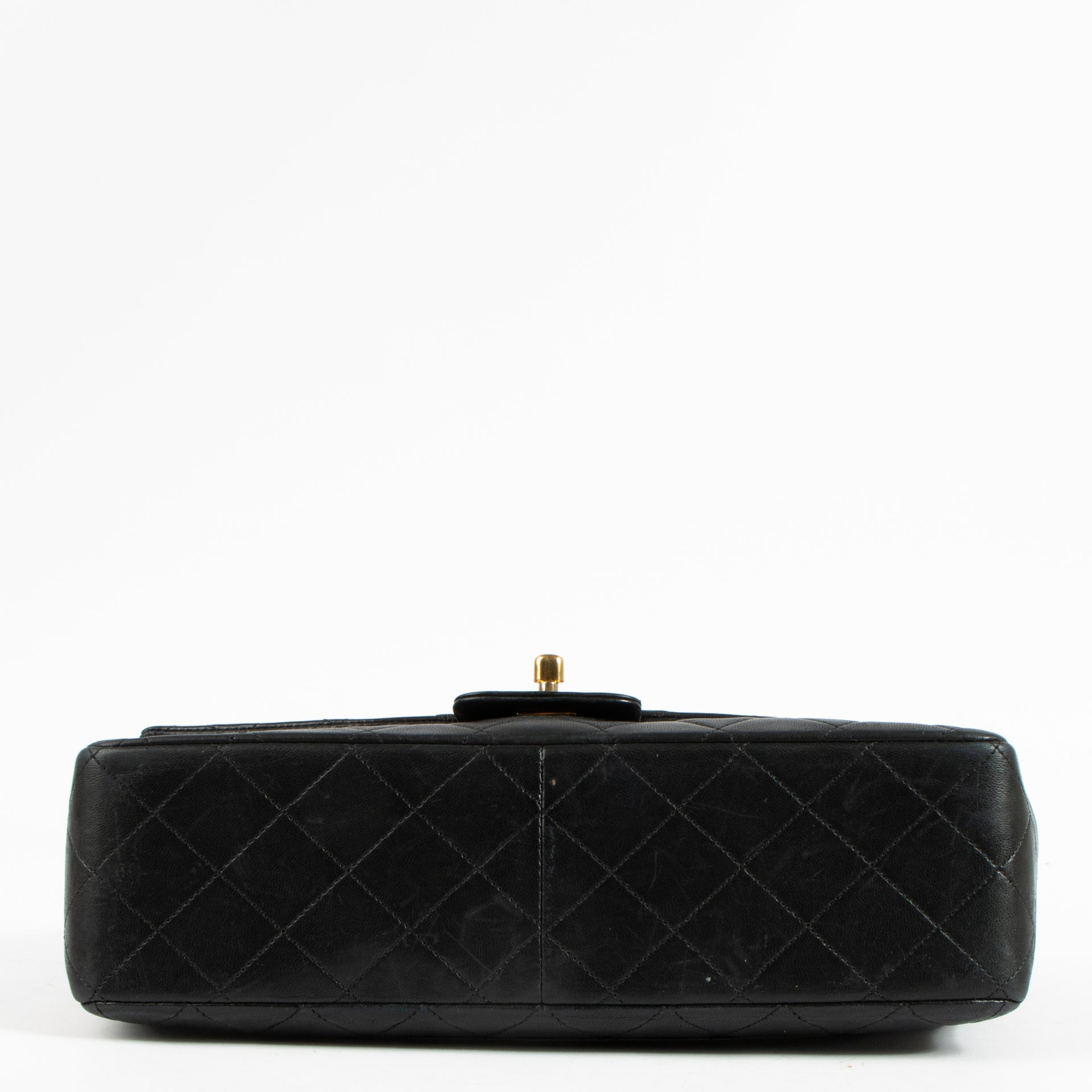 Shop the authentic Chanel Vintage Black Lambskin Flap Bag on Labellov.com !