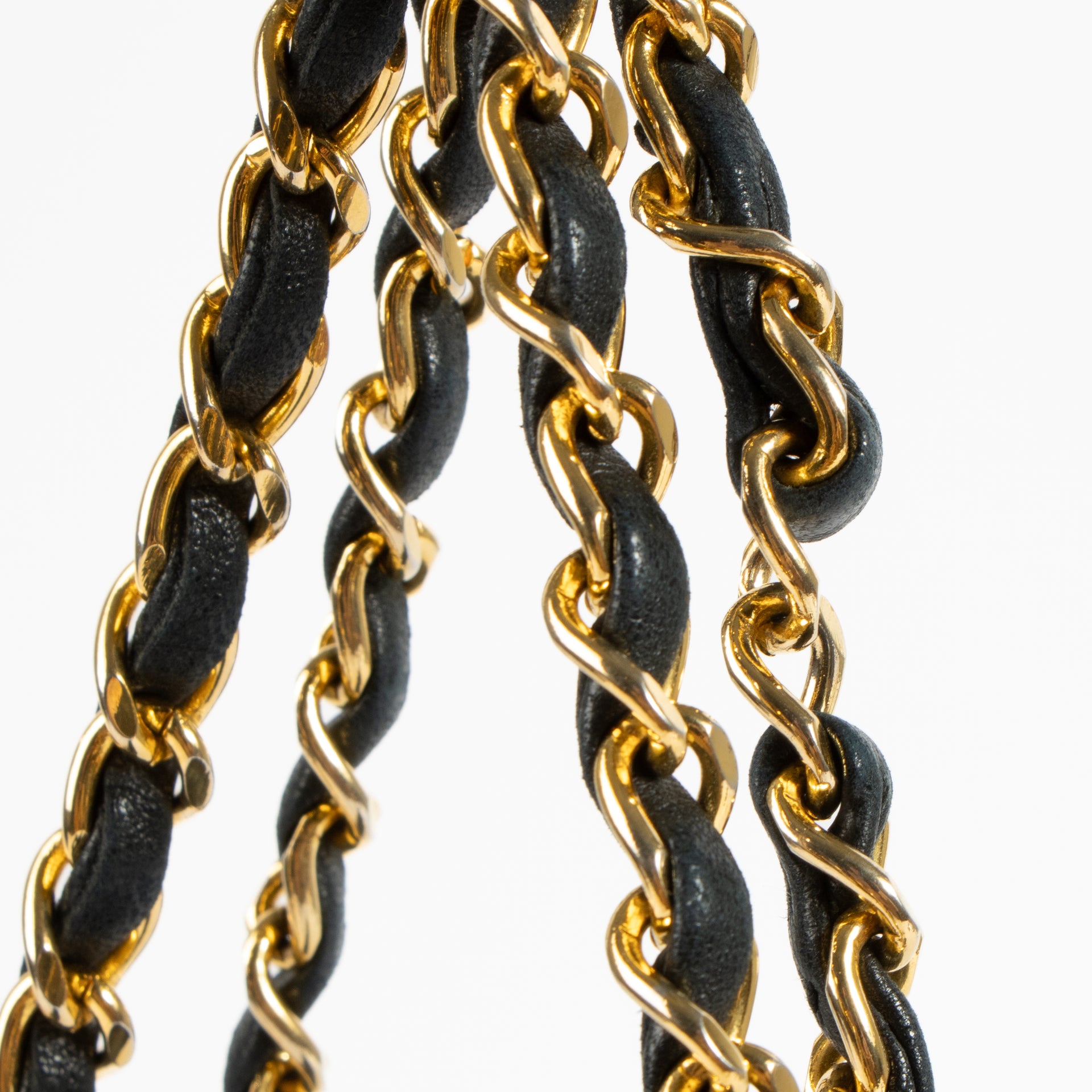 Shop the authentic Chanel Vintage Black Lambskin Flap Bag on Labellov.com !