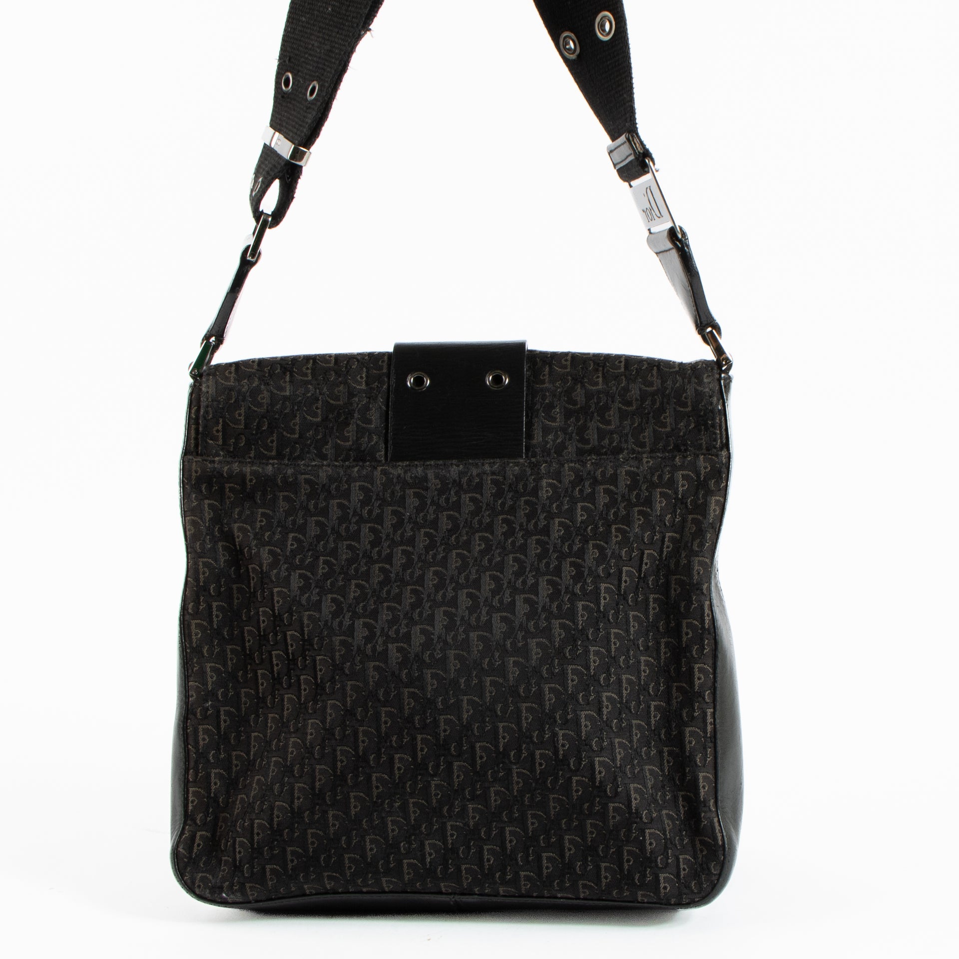 Shop the authentic Christian Dior Brown Trotter Street Chic Messenger Bag on Labellov.com !