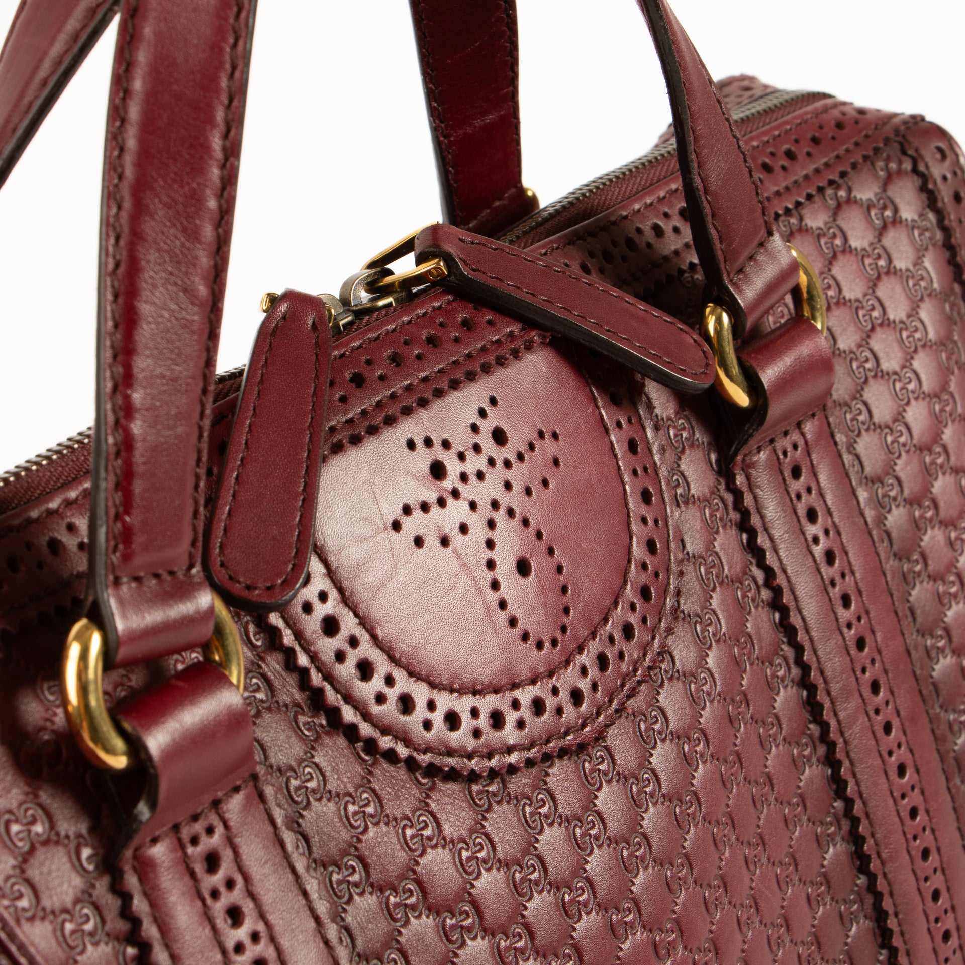 Shop this authentic Gucci Red Guilio Brogue Top handle pre-loved on Labellov.com 