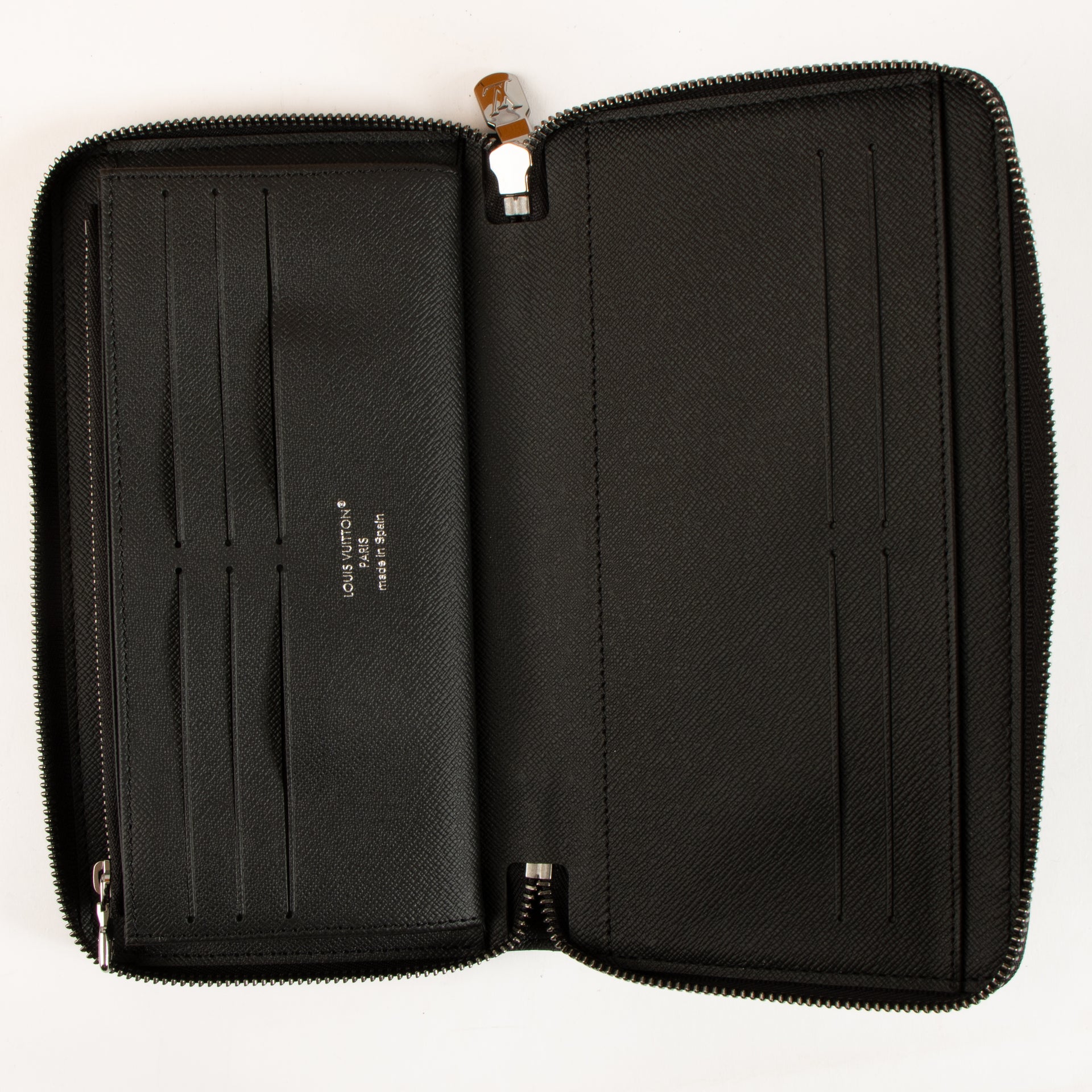 Shop this authentic Louis Vuitton Monogram eclipse zippy organiser pre-loved on labellov.com 
