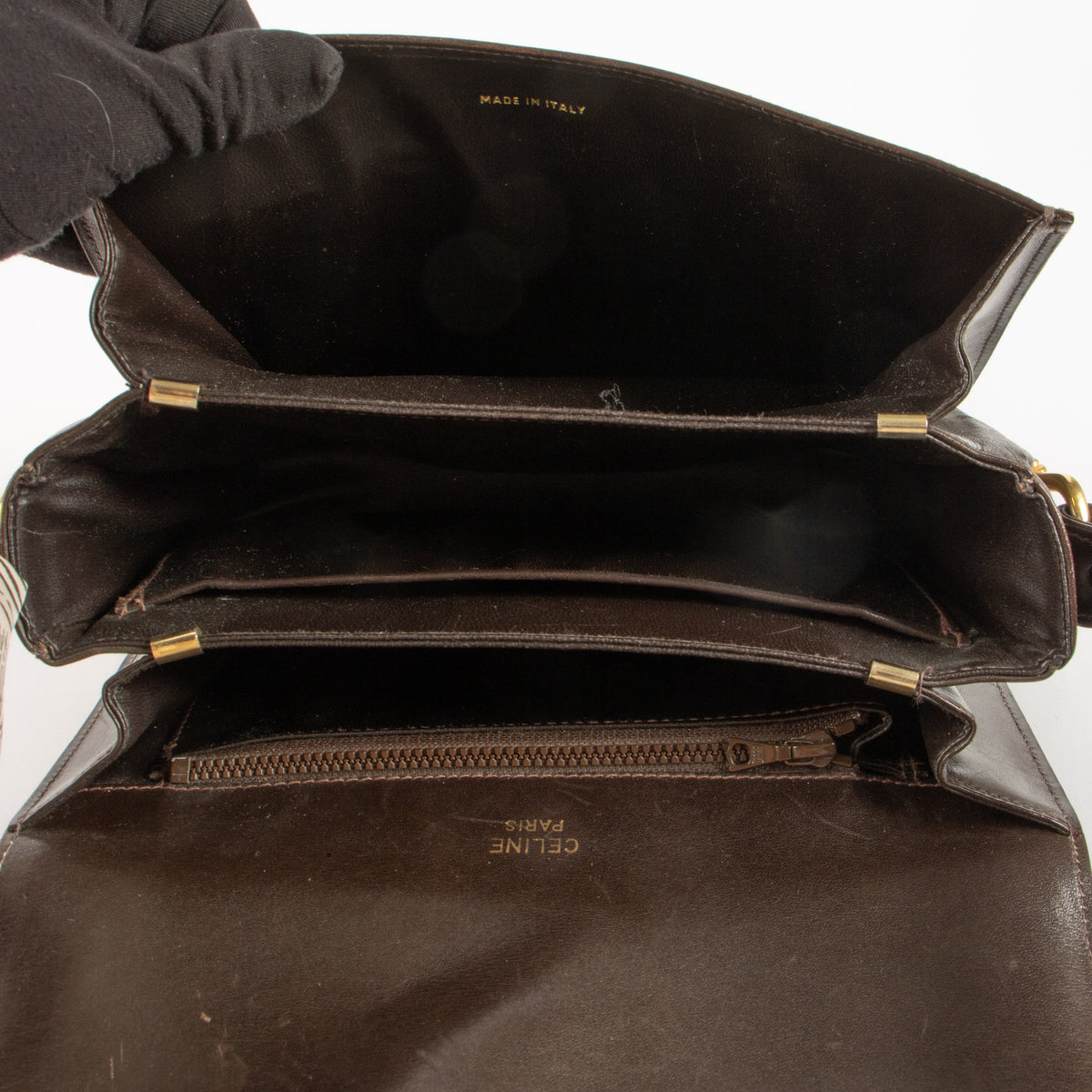 Shop the 100% authentic Celine Vintage Dark Brown Shiny Calfskin Carriage Shoulder Bag second hand on Labellov.com!