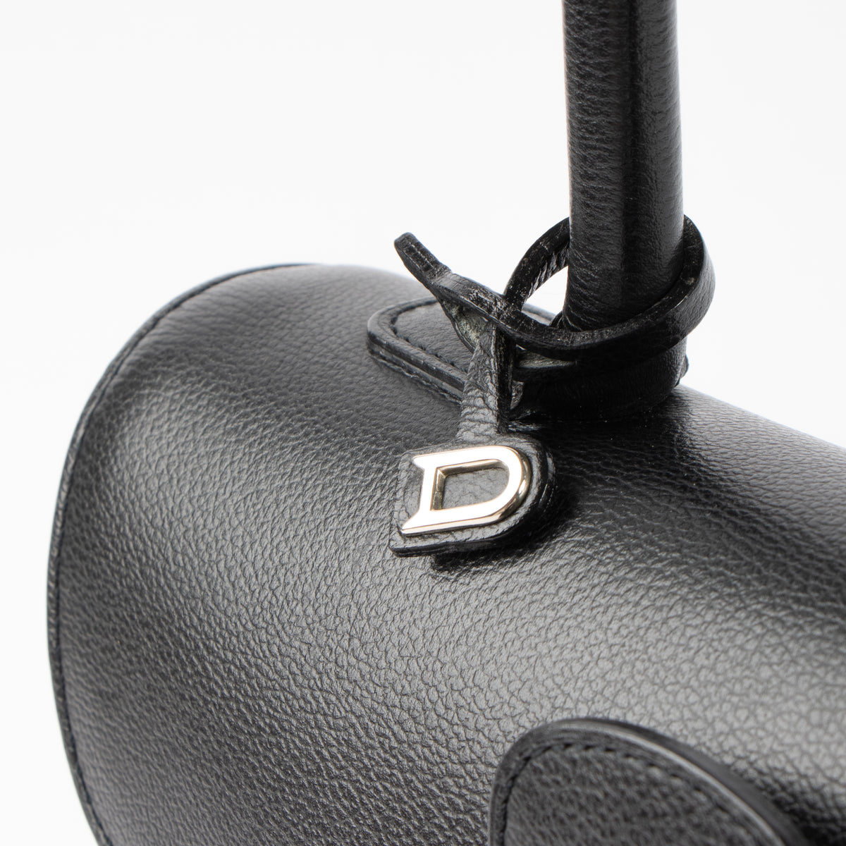 Shop the 100% authentic Delvaux Black Jumping Brillant MM Bag second hand on Labellov.com!