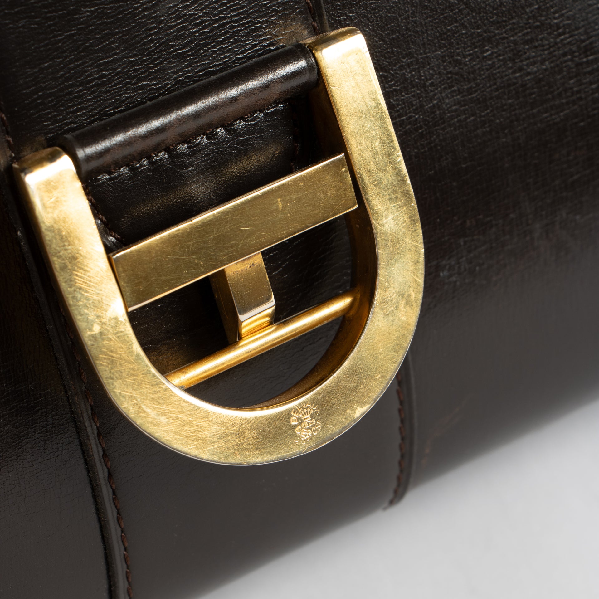 Shop the 100% authentic Delvaux Vintage Dark Brown Box Calf Brillant MM second hand on Labellov.com