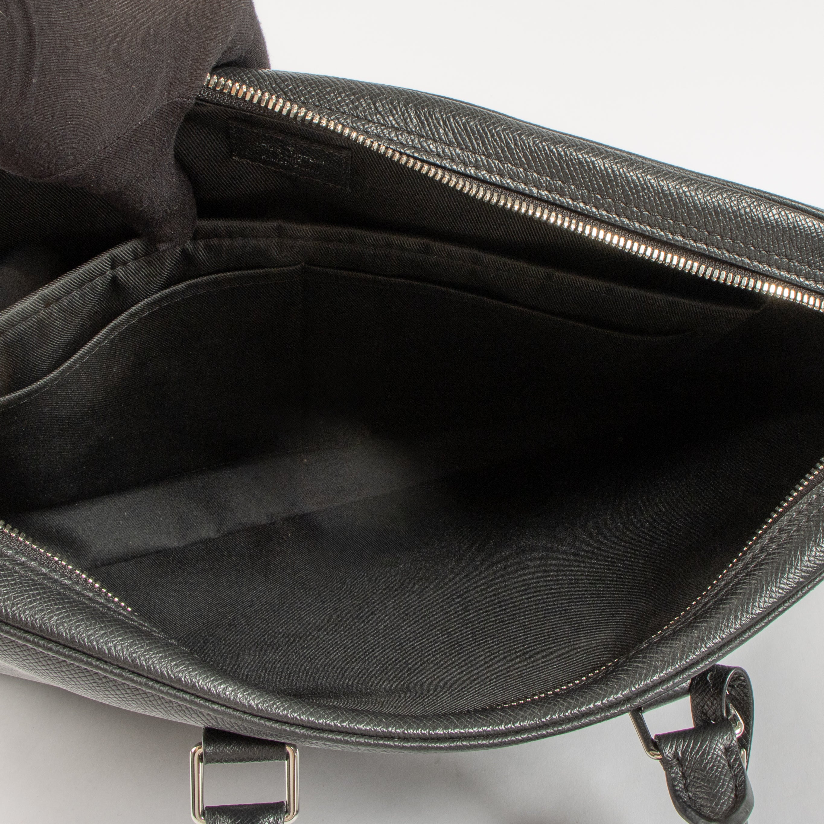 LUIRE ルイール　12冊まとめ売り　Black fashion Louis Vuitton Black Taiga Porte Document Voyage PM – Labellov