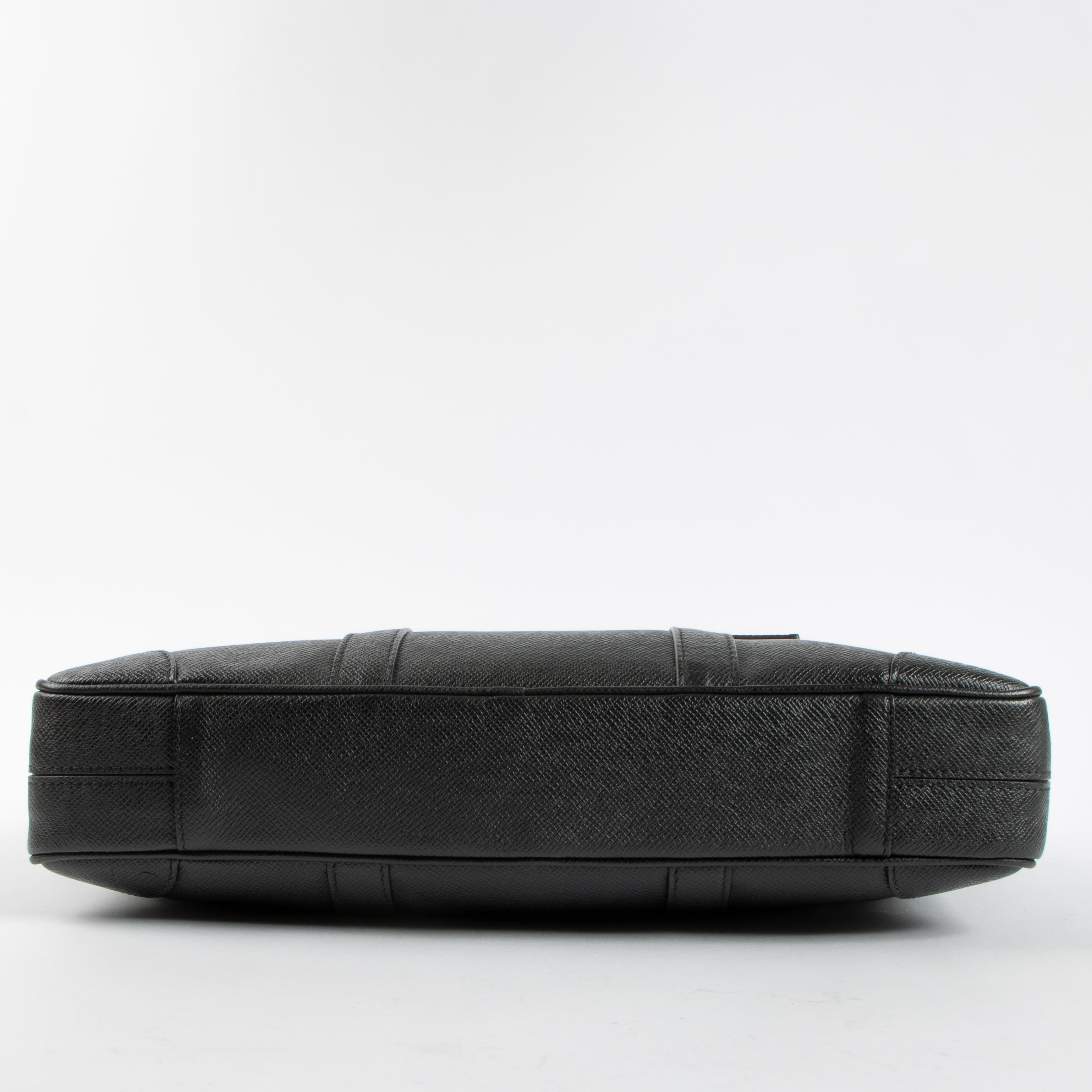 Louis Vuitton Black Taiga Porte Document Voyage PM – Labellov