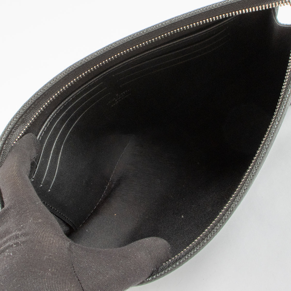 Shop the authentic Louis Vuitton Black Taiga Pochette Voyage second hand on Labellov.com!