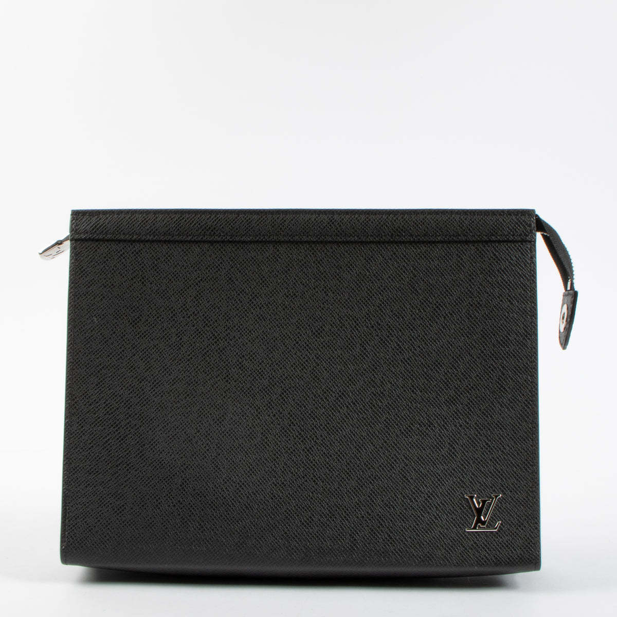 Shop the authentic Louis Vuitton Black Taiga Pochette Voyage second hand on Labellov.com!