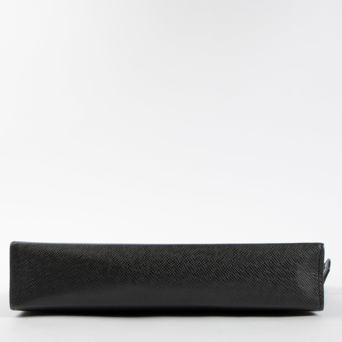 Shop the authentic Louis Vuitton Black Taiga Pochette Voyage second hand on Labellov.com!