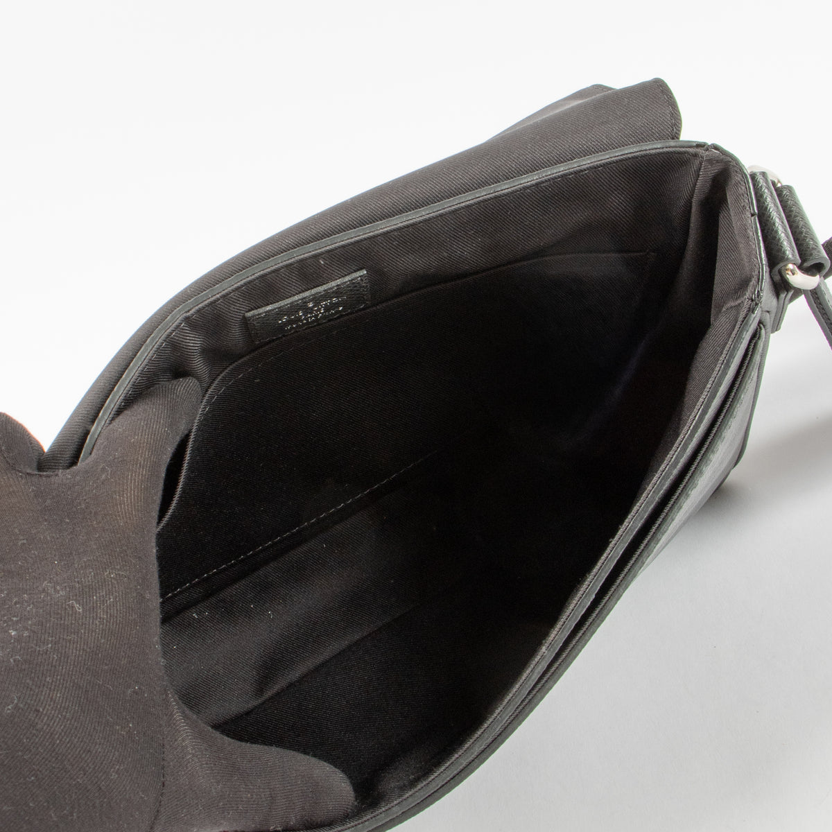 Shop the authentic Louis Vuitton Black Taiga District PM Messenger Bag second hand on Labellov.com!