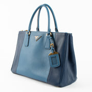 Shop the authentic Prada Blue Bicolour Saffiano Large Galleria Bag second hand on Labellov.com!