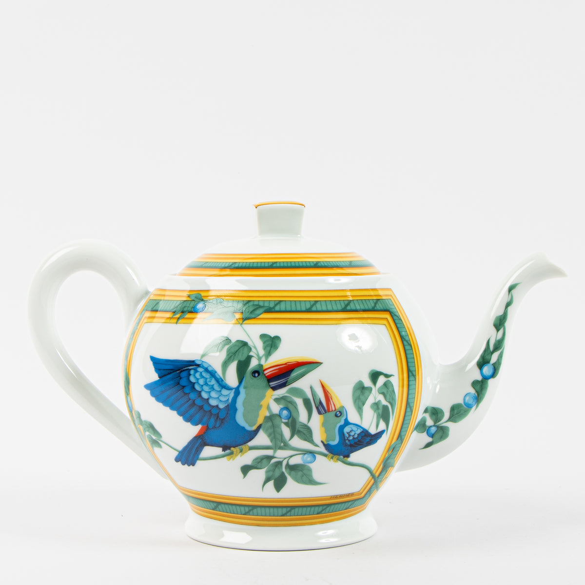 Shop the authentic Hermes Les Toucans Porcelain Tea Set second hand on Labellov.com!