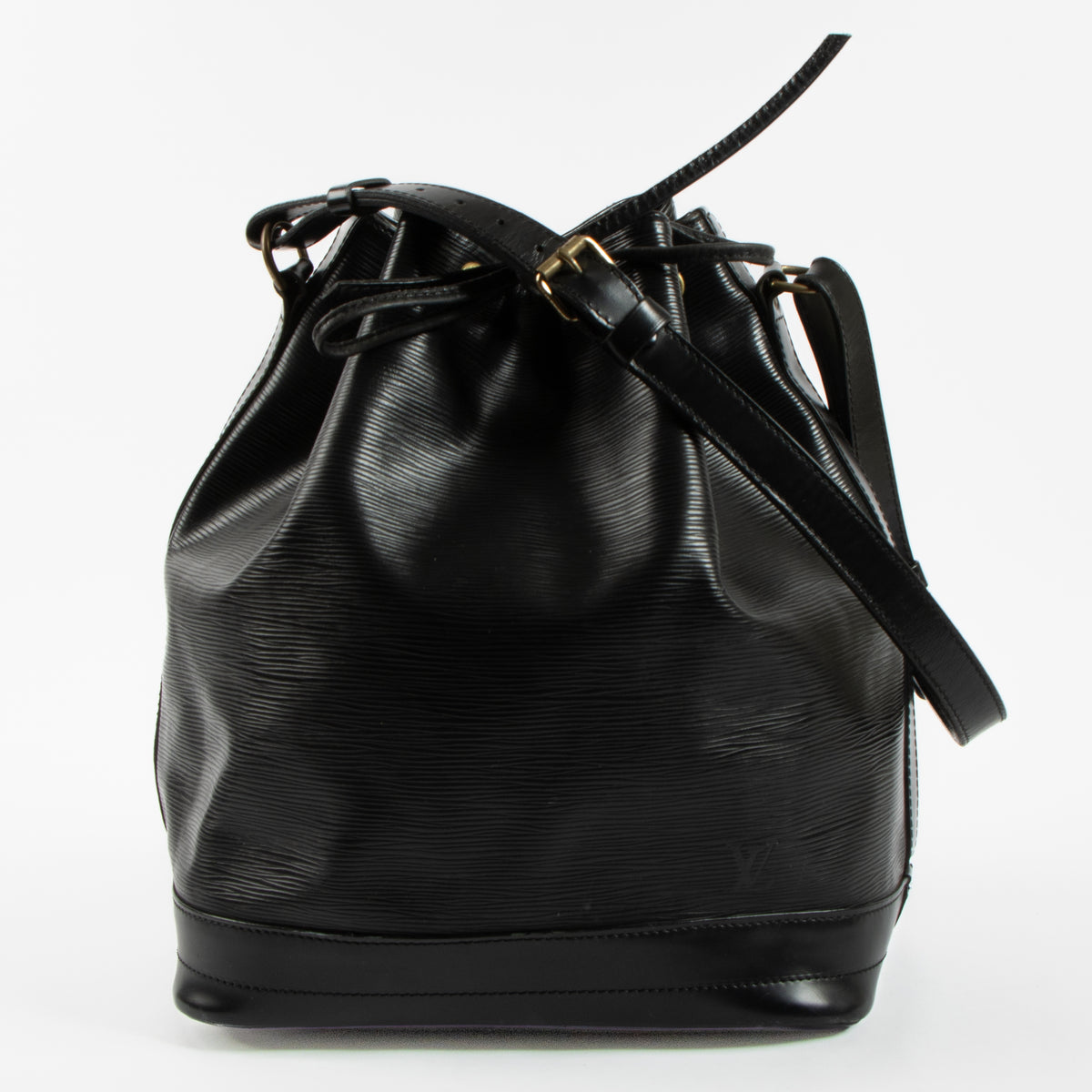 Shop this authentic Louis Vuitton Vintage Black Epi Noé Bag pre-loved on Labellov.com