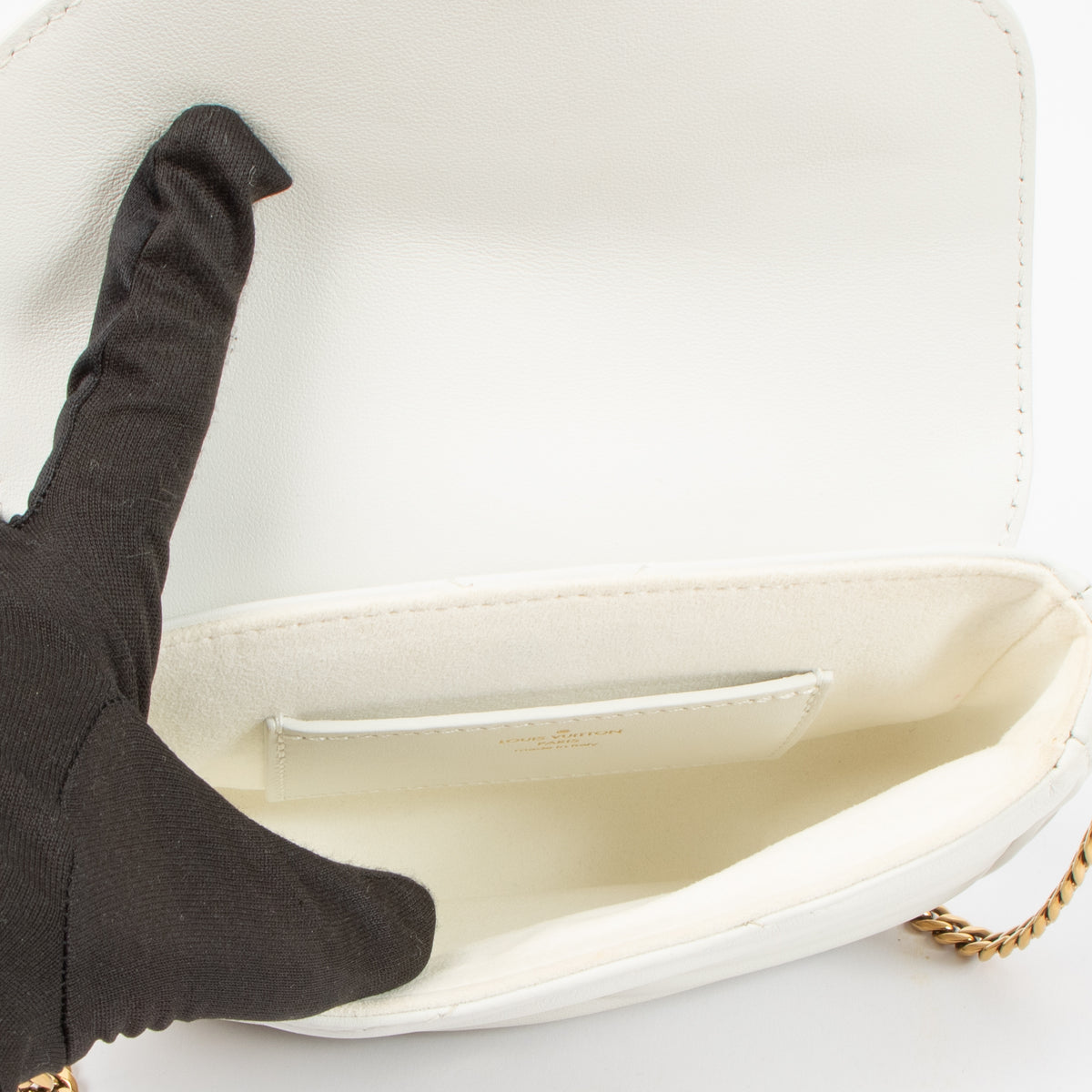 louis vuitton white new wave multi-pochette Bag