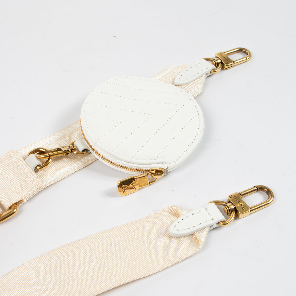 louis vuitton white new wave multi-pochette Bag