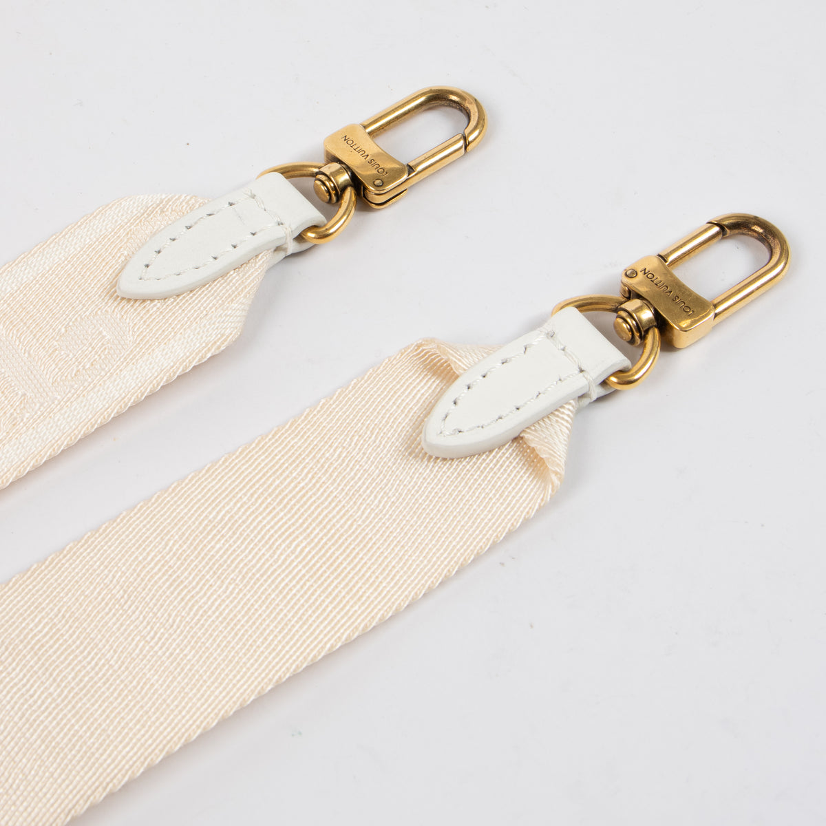 louis vuitton white new wave multi-pochette Bag