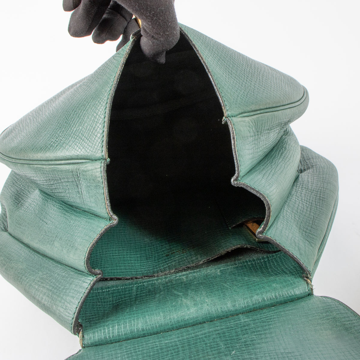 Shop this authentic Delvaux Green Cerceau Shoulder bag pre-loved on Labellov.com