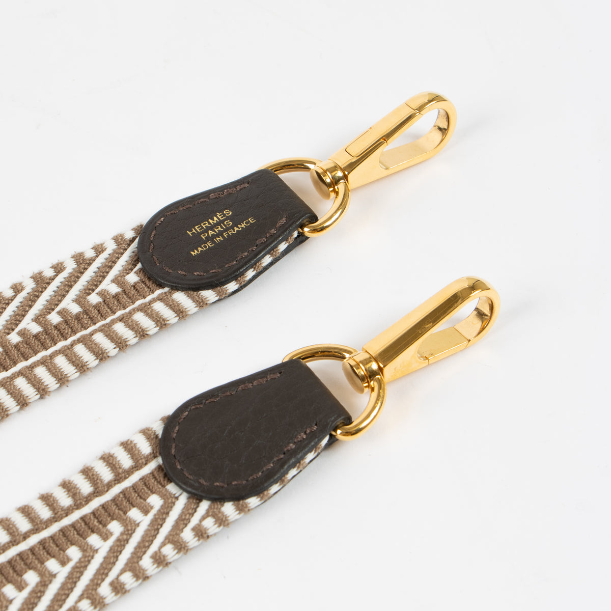 Shop this authentic Hermes Evelyne 16 Ebene Clemence Sangle Cavale GHW pre-loved on Labellov.com 