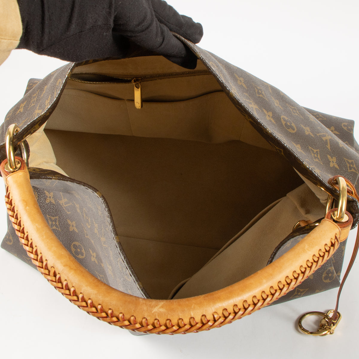 Louis Vuitton Monogram Artsy MM Bag