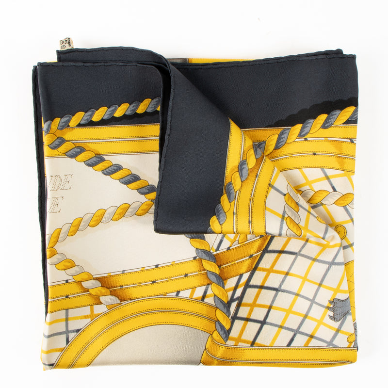 Shop this authentic Hermes Grande Tenue 90 Scarf pre-loved on Labellov.com