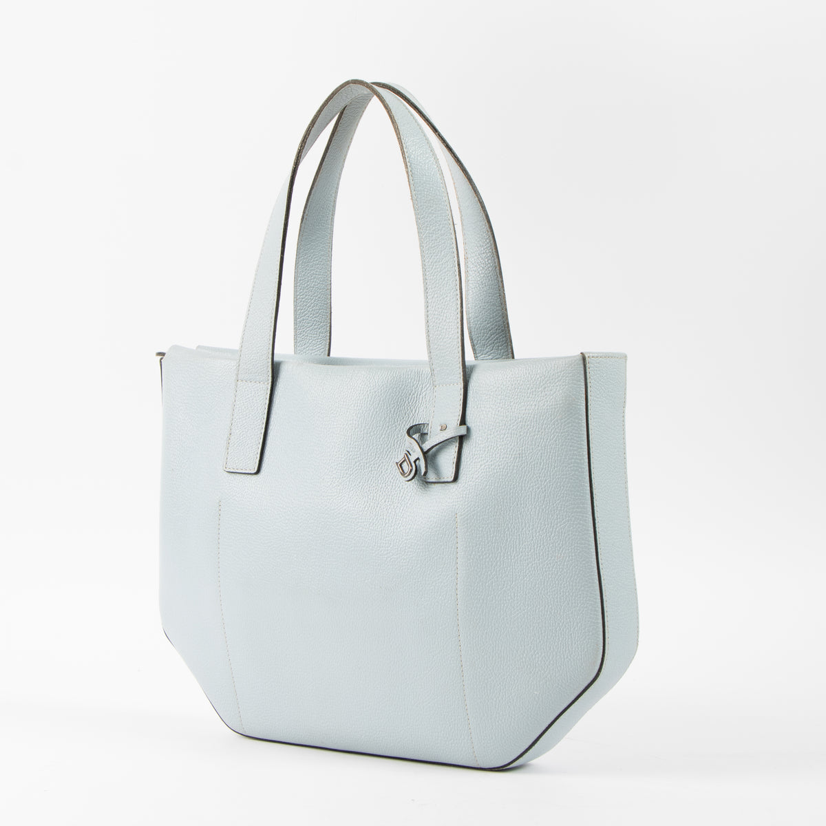 Shop this authentic Delvaux Azur Leipzig Bag Pre-Loved on Labellov.com 