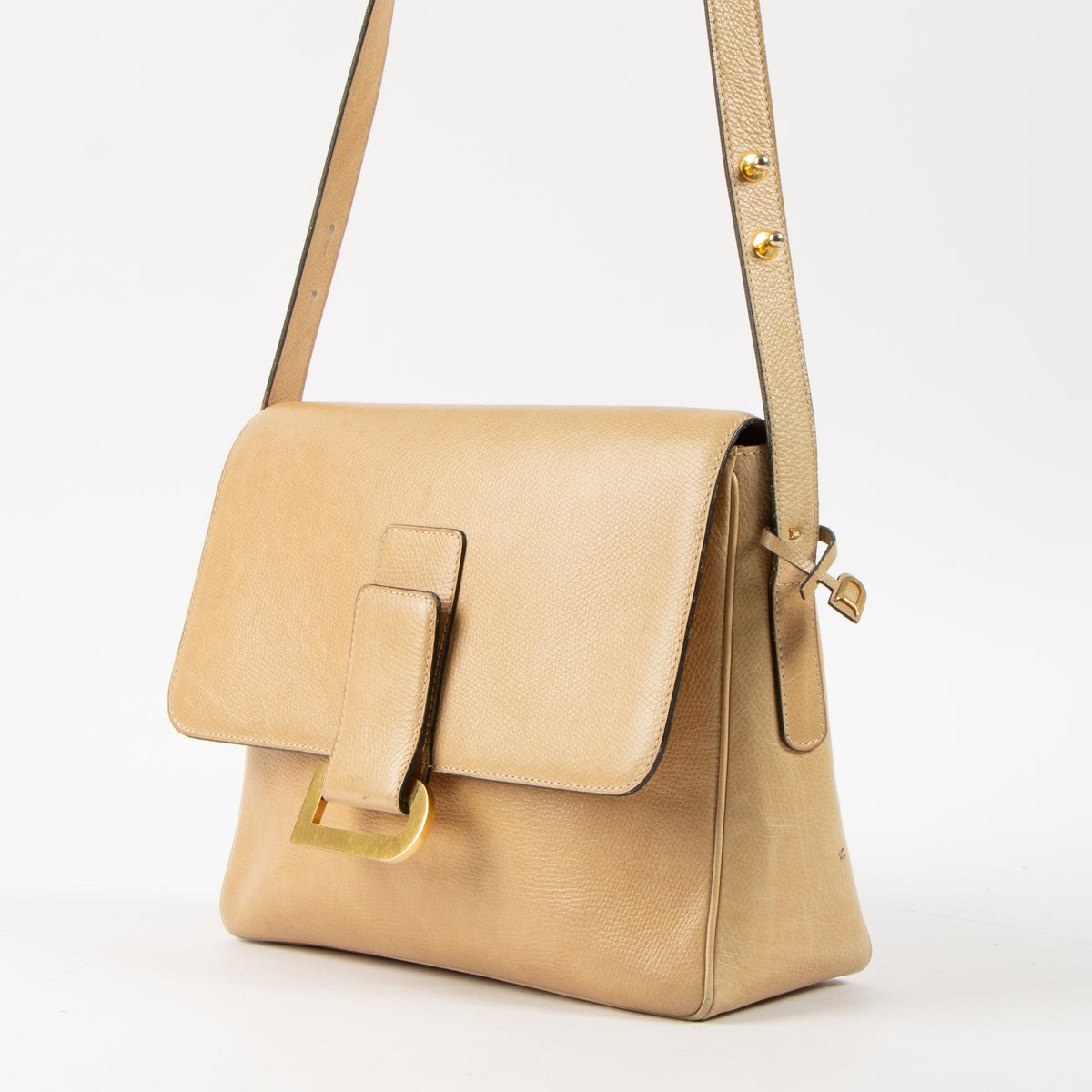 Shop the authentic Delvaux Beige Poirier Bag on Labellov.com.