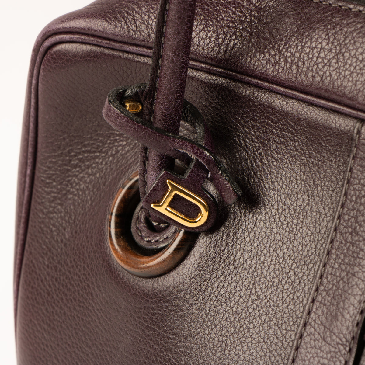 Shop this authentic Delvaux Aubergine Sisal Shoulder bag Pre-loved on Labellov.com