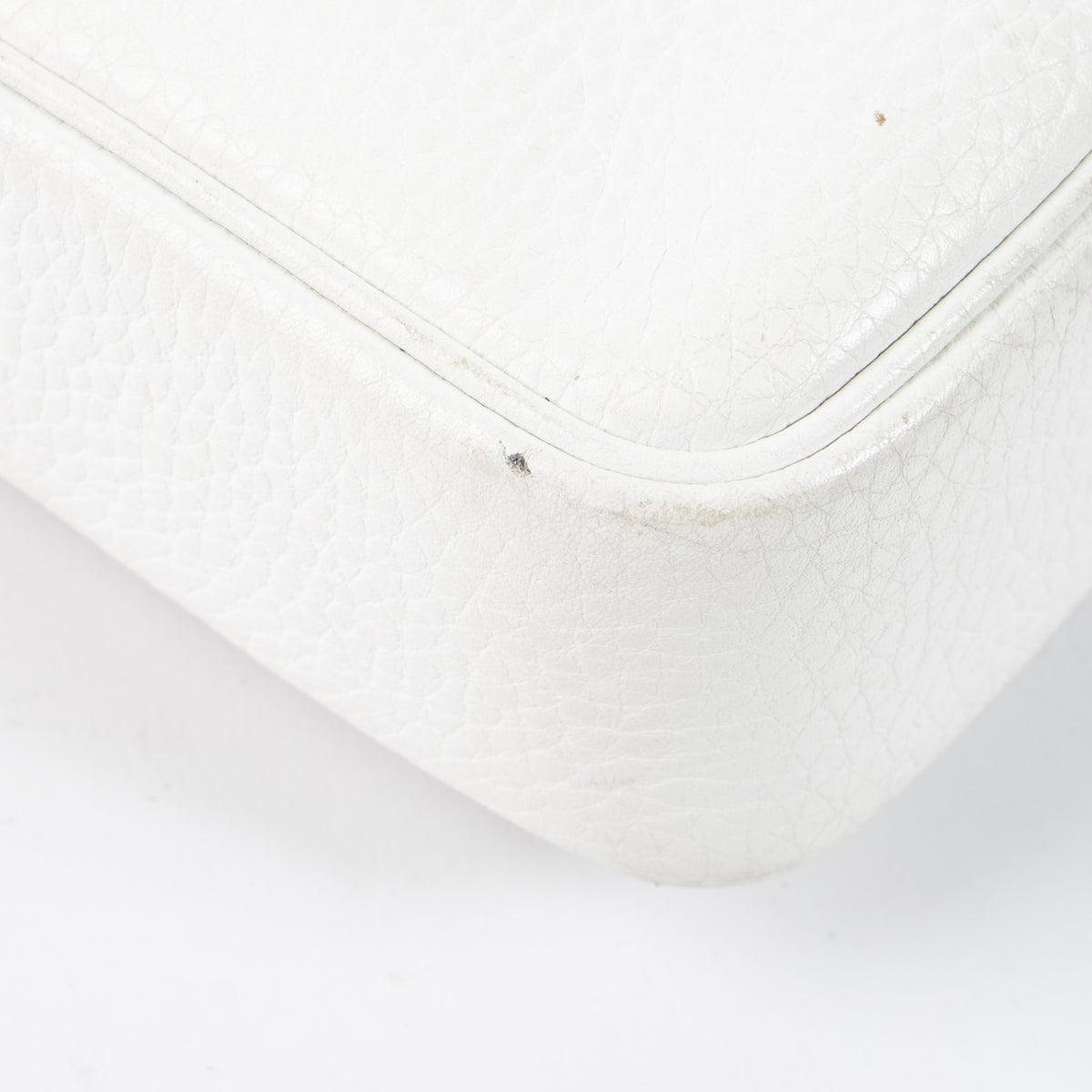 Shop this authentic Delvaux White Frimaire Crossbody Pre-loved on Labellov.com