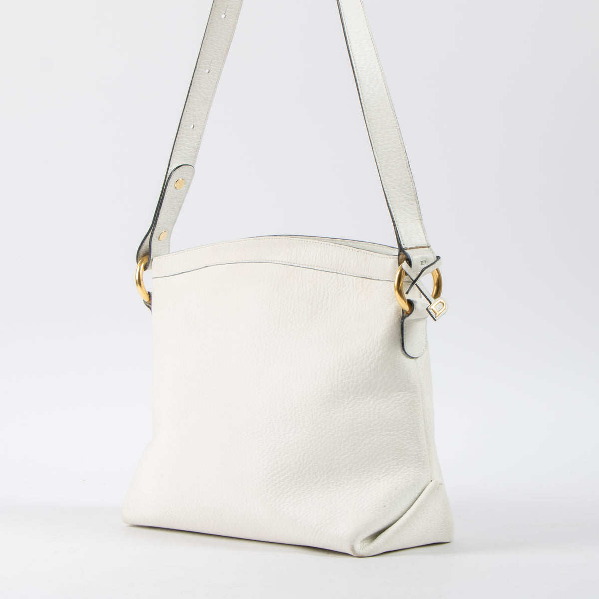 Shop this authentic Delvaux White Vintage Shoulder bag Pre-Loved on Labellov.com